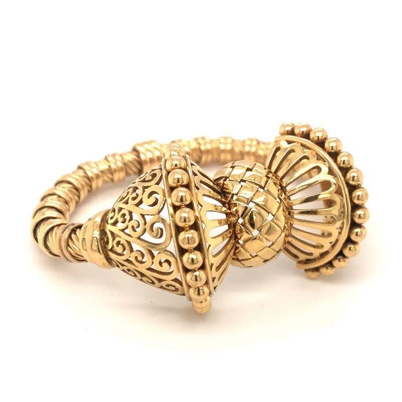 One Retro bow motif 18K yellow gold and rose gold bracelet featuring a hand-crafted, intricate open work design with a depiction of a bow at the center portion. Circa 1940s.

Adorable, intricate, golden.

Additional information:
Metal: 18K yellow