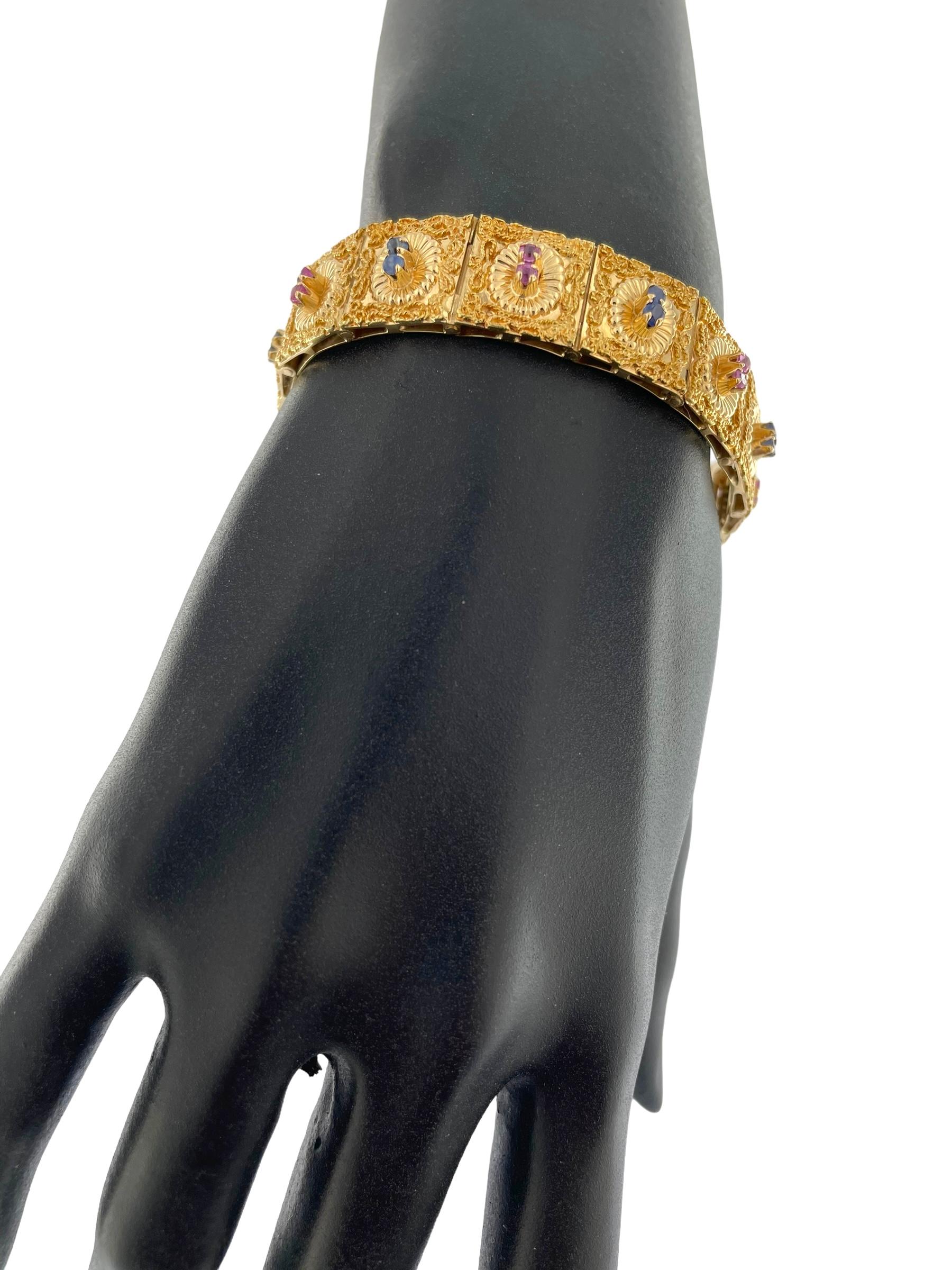 Rétro Bracelet rétro Brevetto en or jaune, rubis et saphirs en vente
