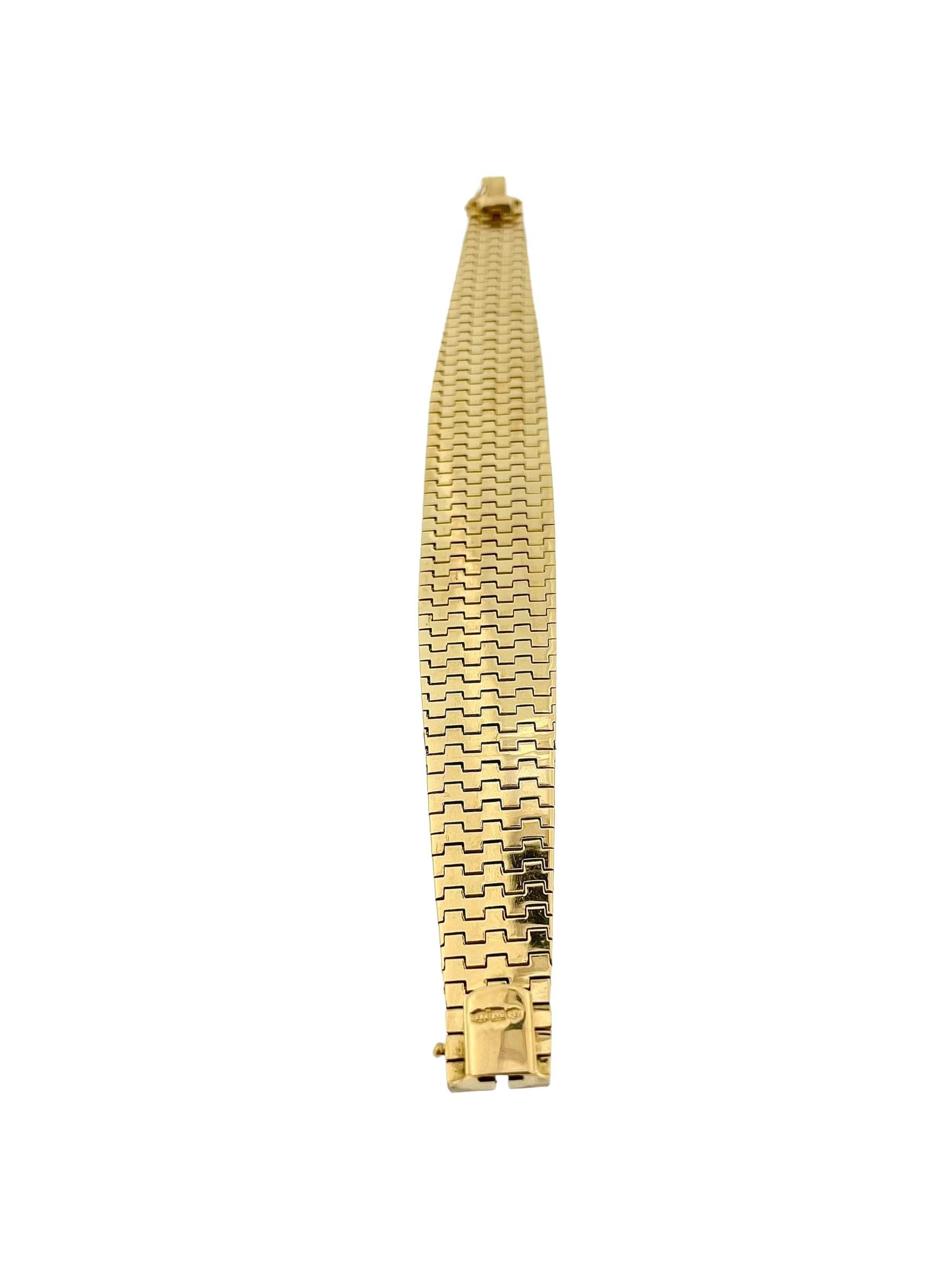 Retro Brick Gold Bracelet with Carved Floral Pattern For Sale 6