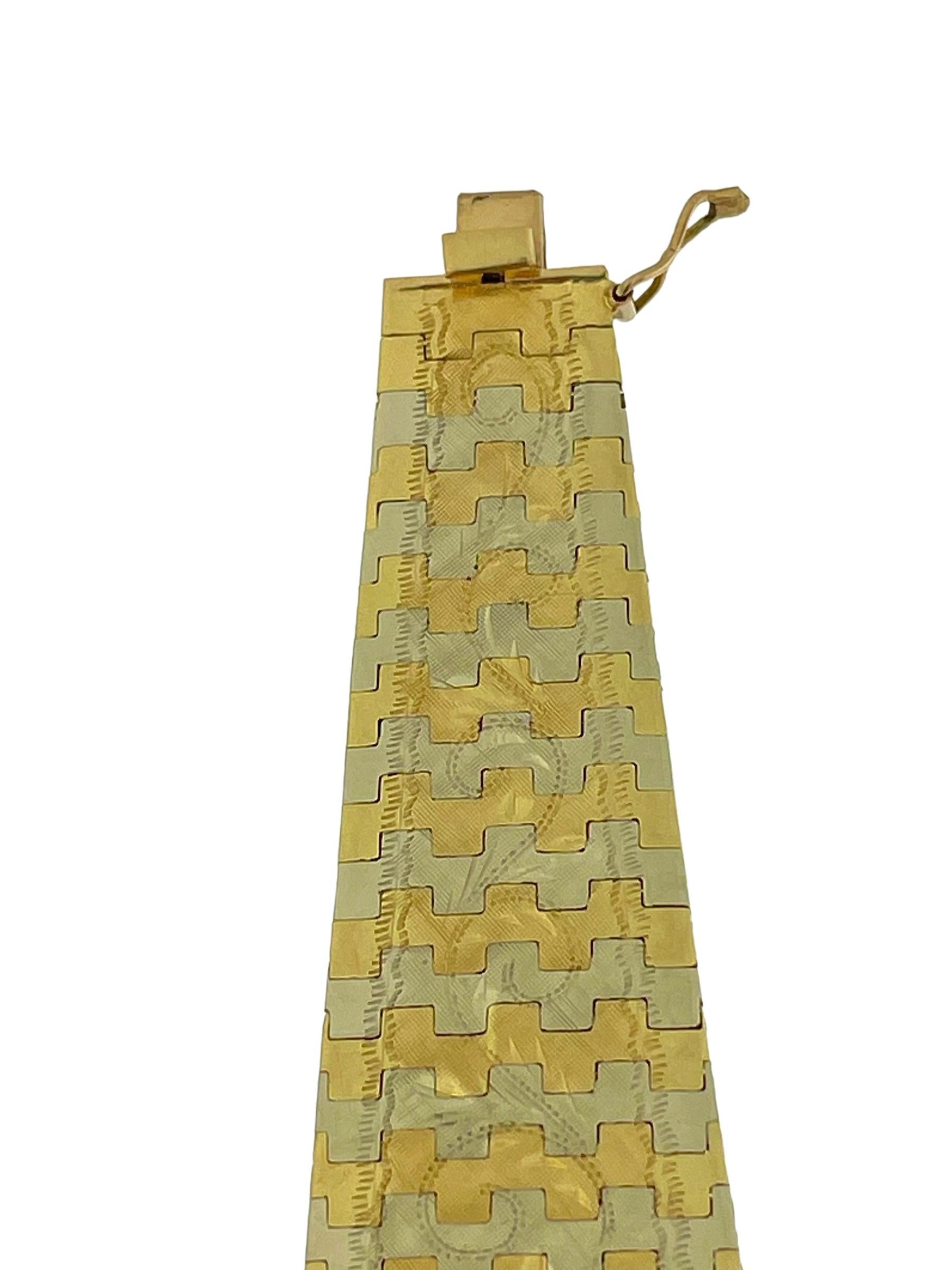 Retro Ziegel-Goldarmband mit geschnitztem Blumenmuster im Angebot 2