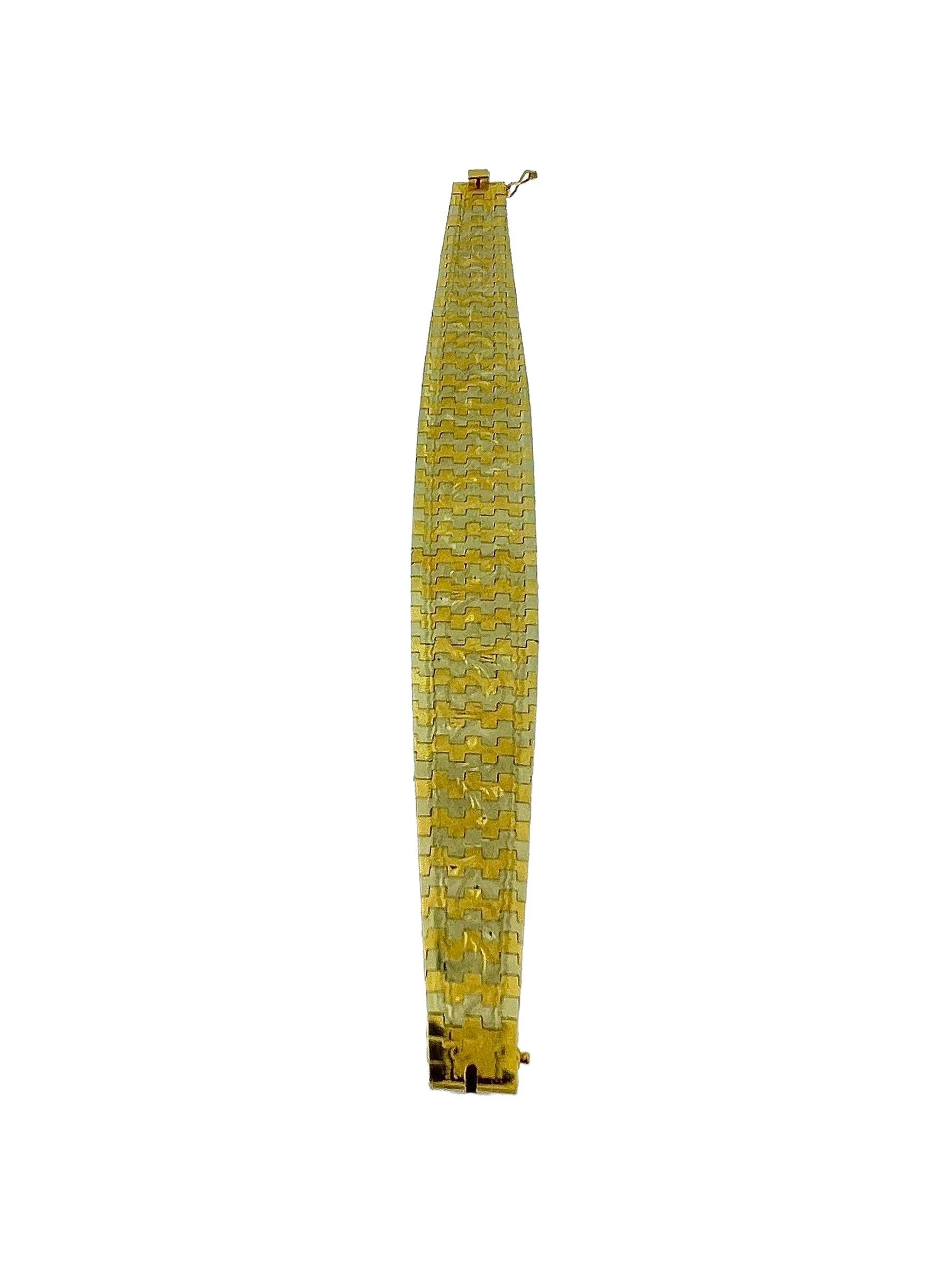 Retro Ziegel-Goldarmband mit geschnitztem Blumenmuster im Angebot 5