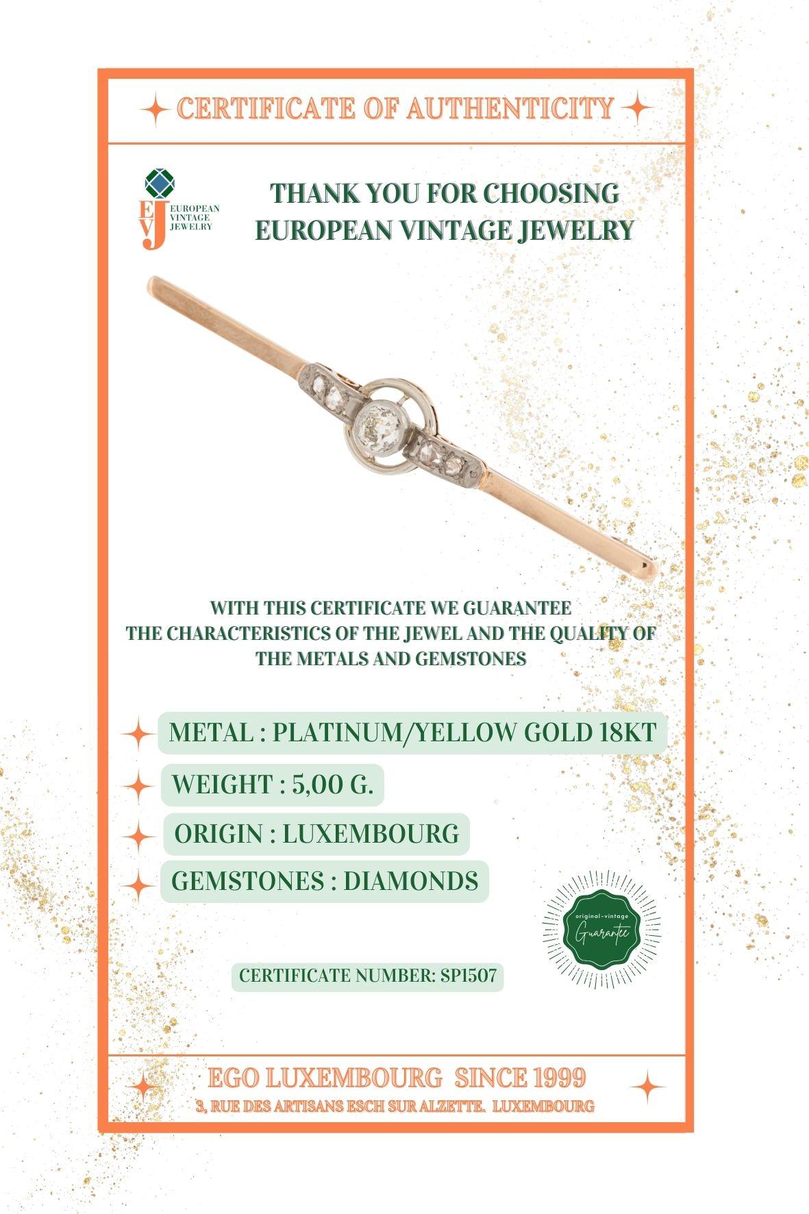 Retro Brooch 18kt Yellow Gold and Platinum with Diamonds For Sale 1