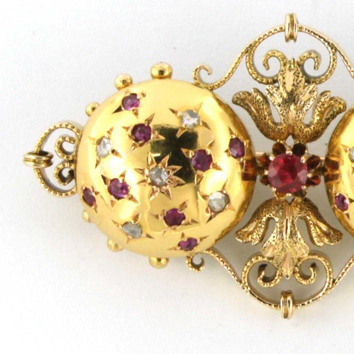 RETRO Brooch set with ruby and rose cut diamonds 14k yellow gold In Excellent Condition For Sale In The Hague, ZH
