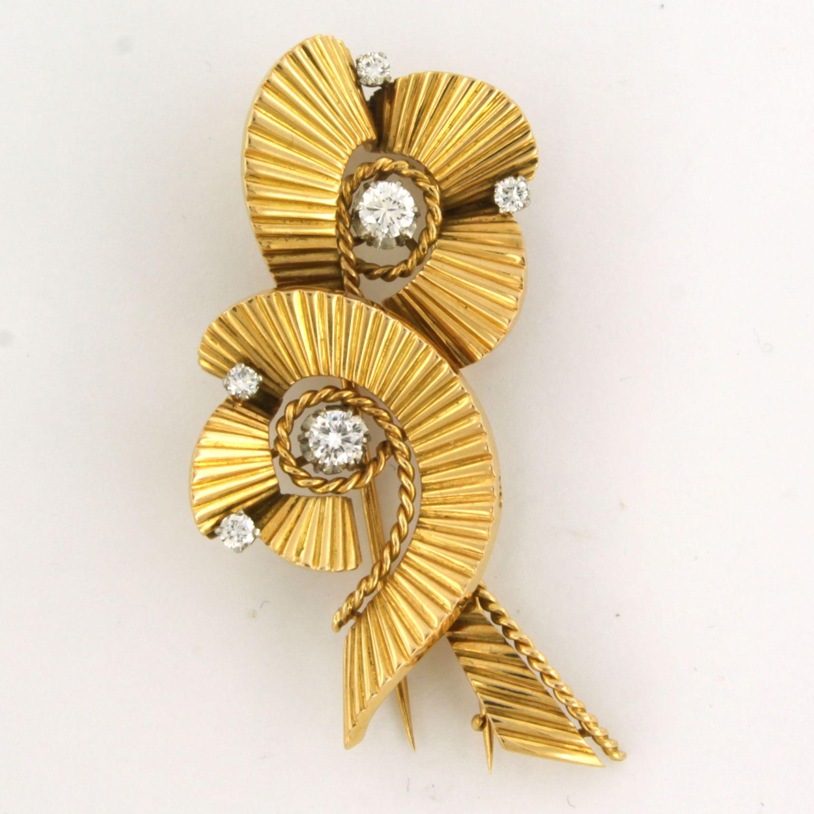 RETRO Brooch with diamonds 18k bicolour gold For Sale at 1stDibs