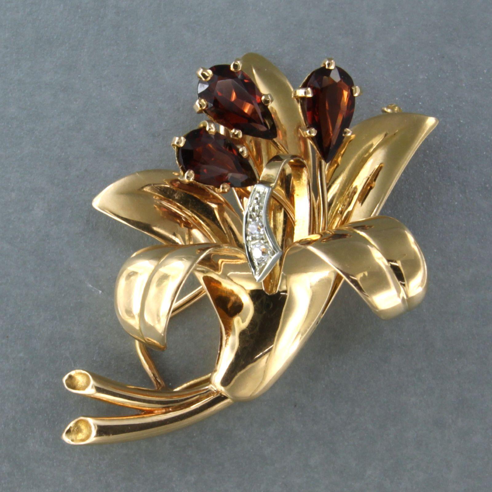 Retro RETRO - brooch with garnet and diamonds 18k pink and white gold For Sale