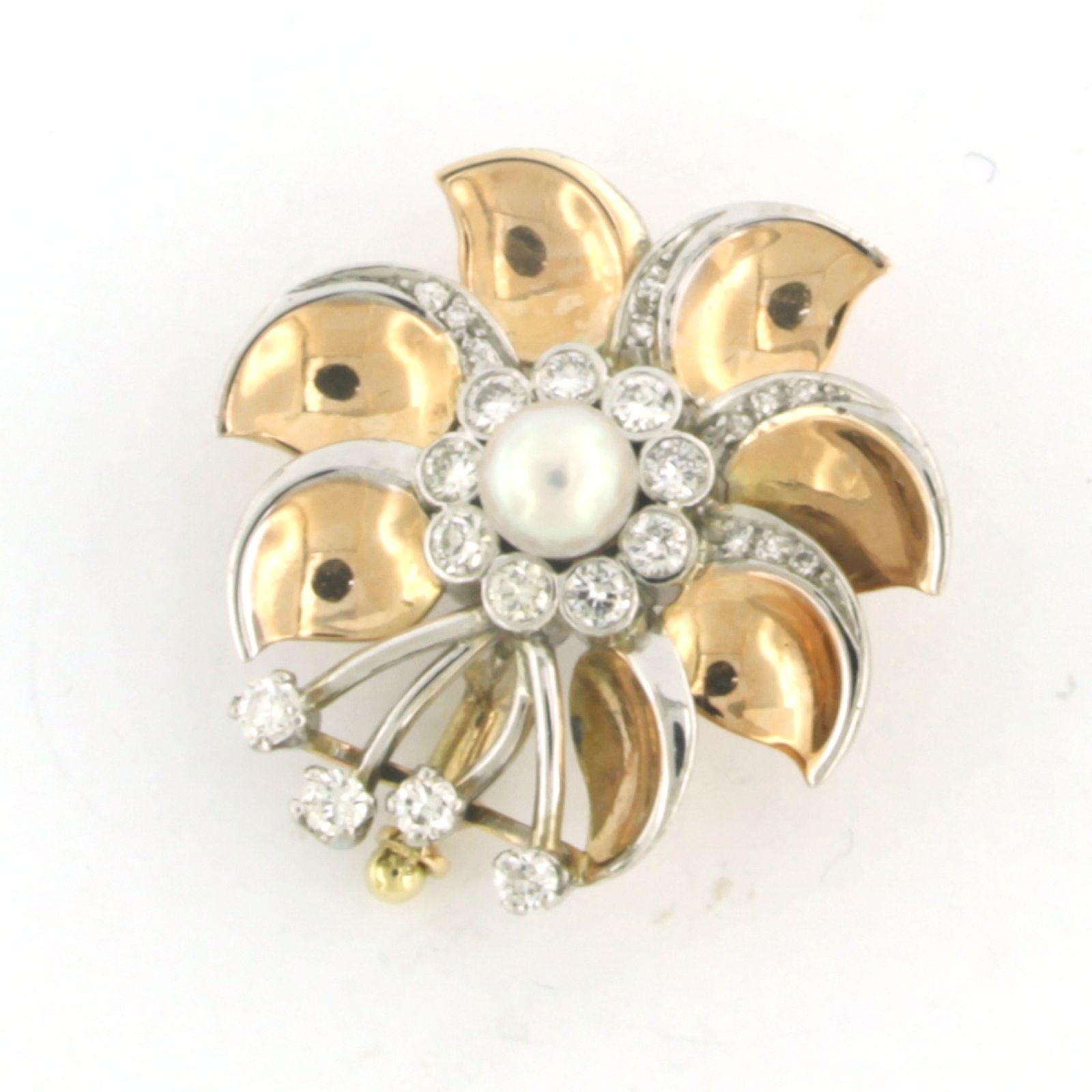 RETRO - Brooch with pearl and diamonds 14k bicolour gold For Sale 1