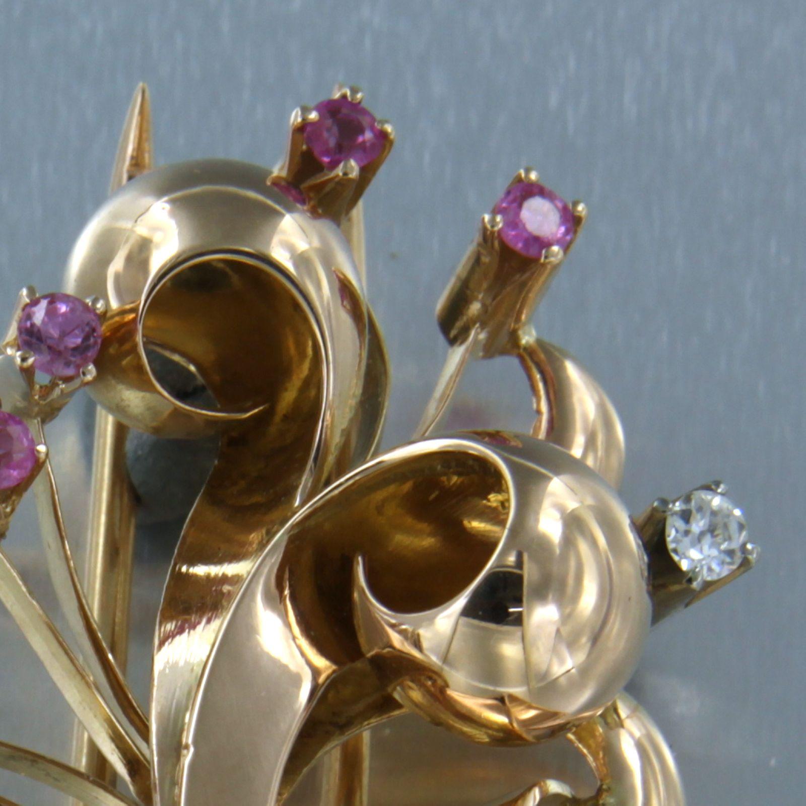 Taille vieille mine Broche RETRO avec rubis verneuille et diamant taille ancienne de 0,08 carat en or 18 carats en vente