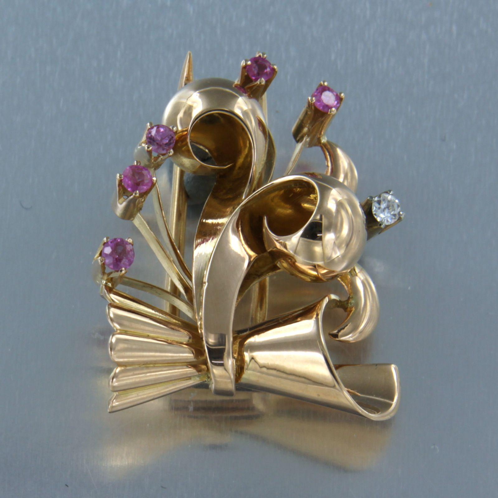 Broche RETRO avec rubis verneuille et diamant taille ancienne de 0,08 carat en or 18 carats Excellent état - En vente à The Hague, ZH