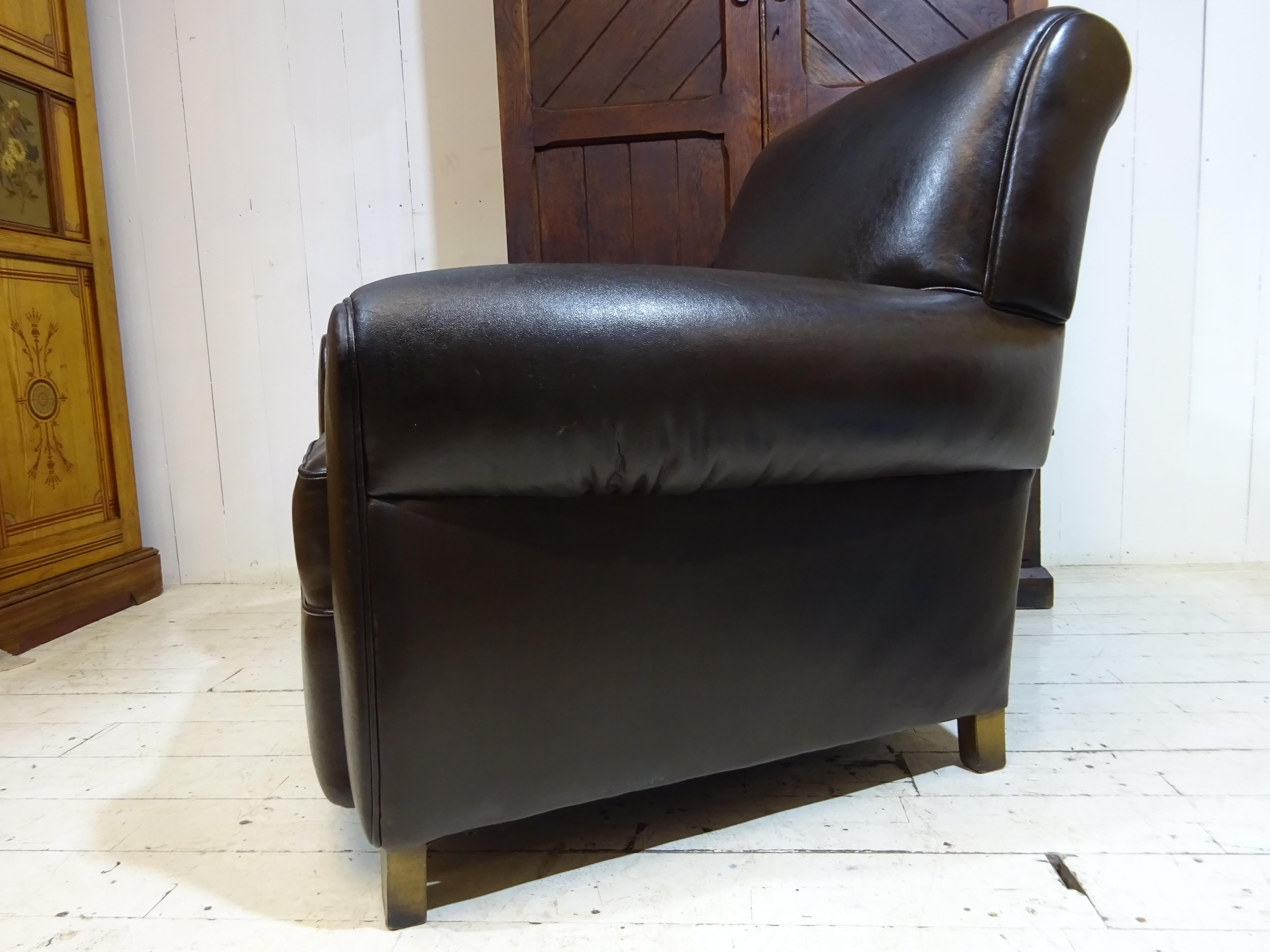 Retro Brown Distressed Leather Armchair 1