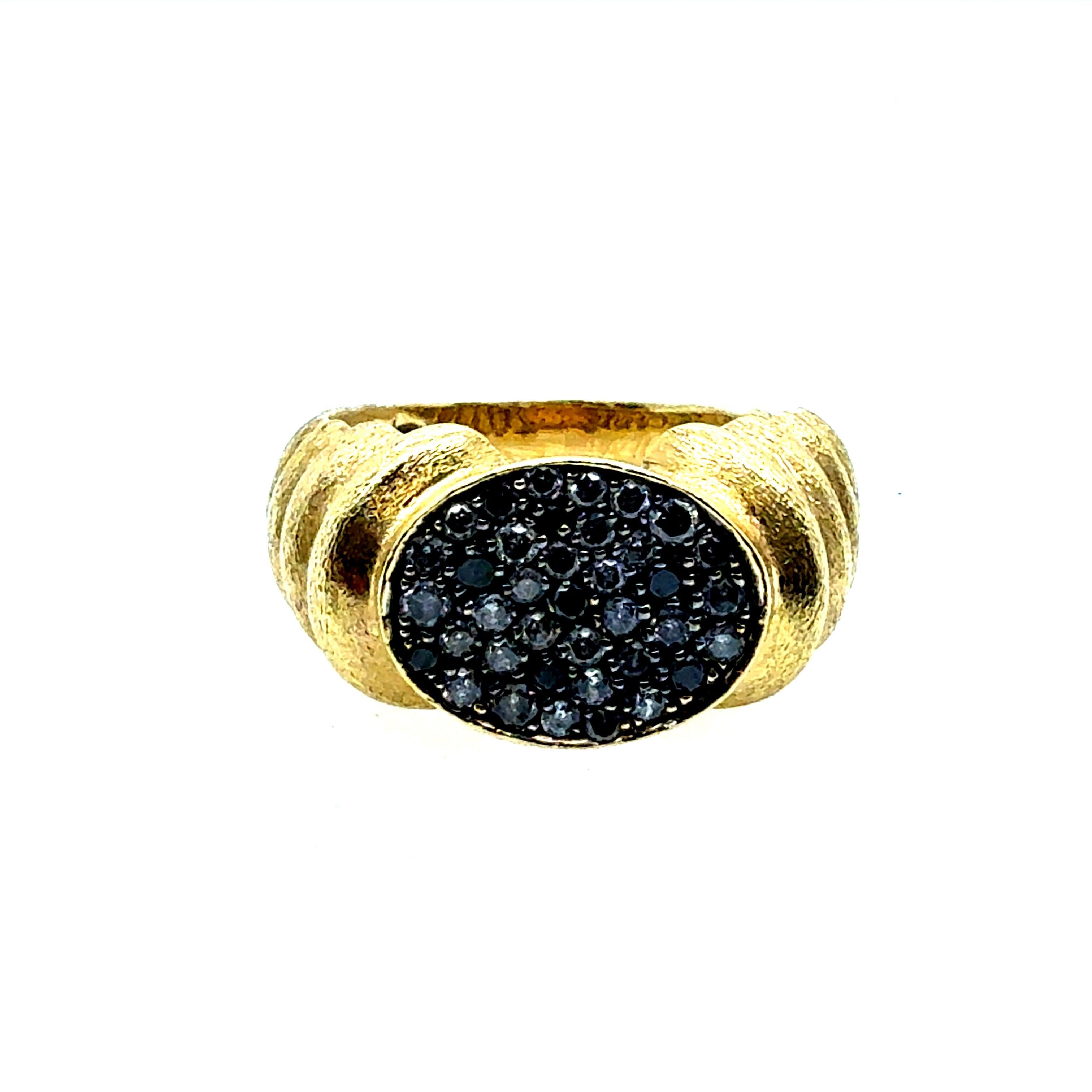 Anello retrò in oro giallo spazzolato con diamanti naturali di R. Stone in vendita 2