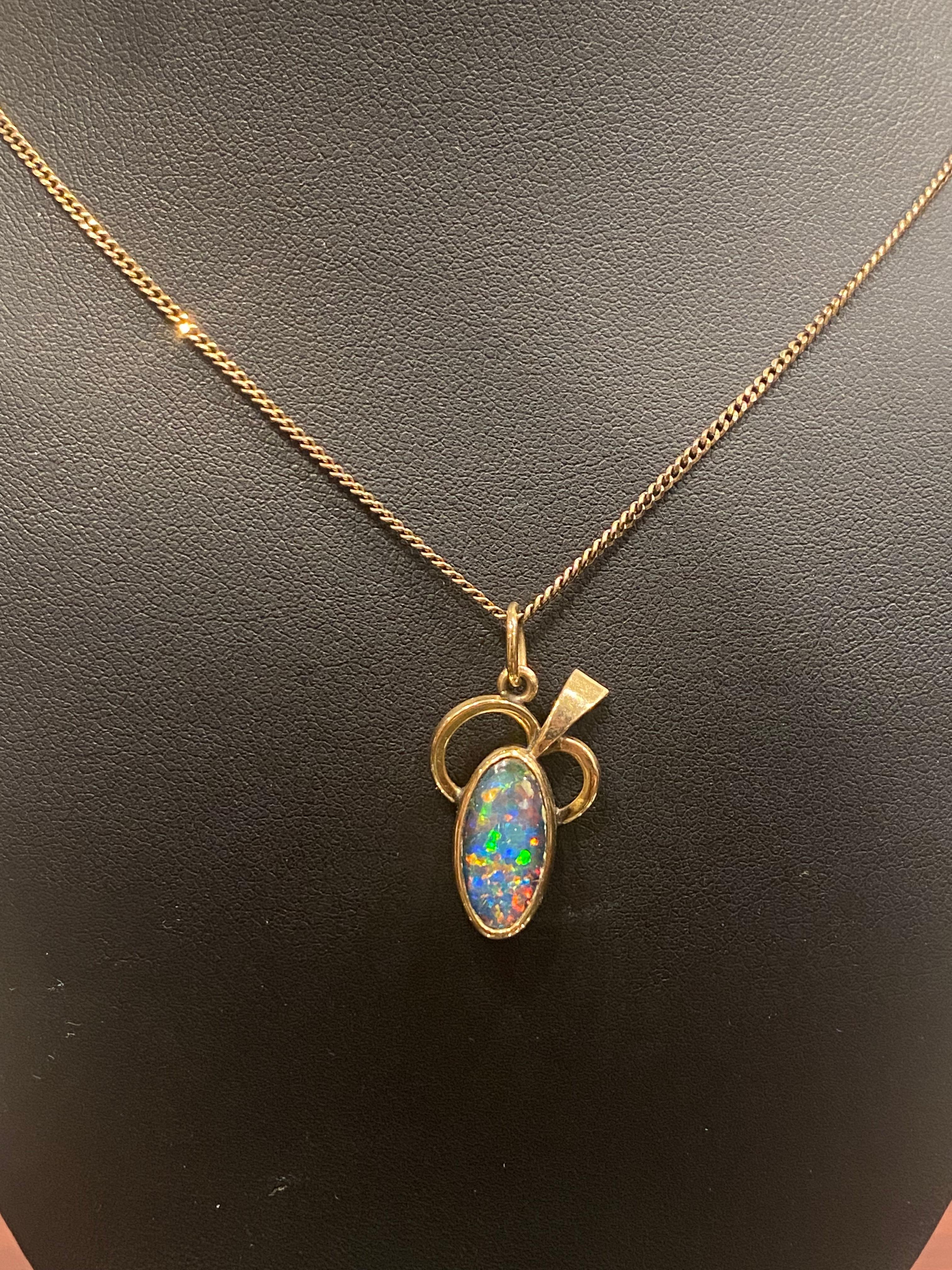 Oval Cut Retro c1960's Australian Oval Opal 9K Yellow Gold Pendant on Matching Gold Chain For Sale