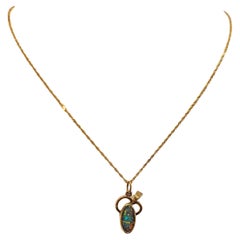 Colgante Retro c1960
s Ópalo Oval Australiano de Oro Amarillo de 9K en Cadena de Oro a Juego