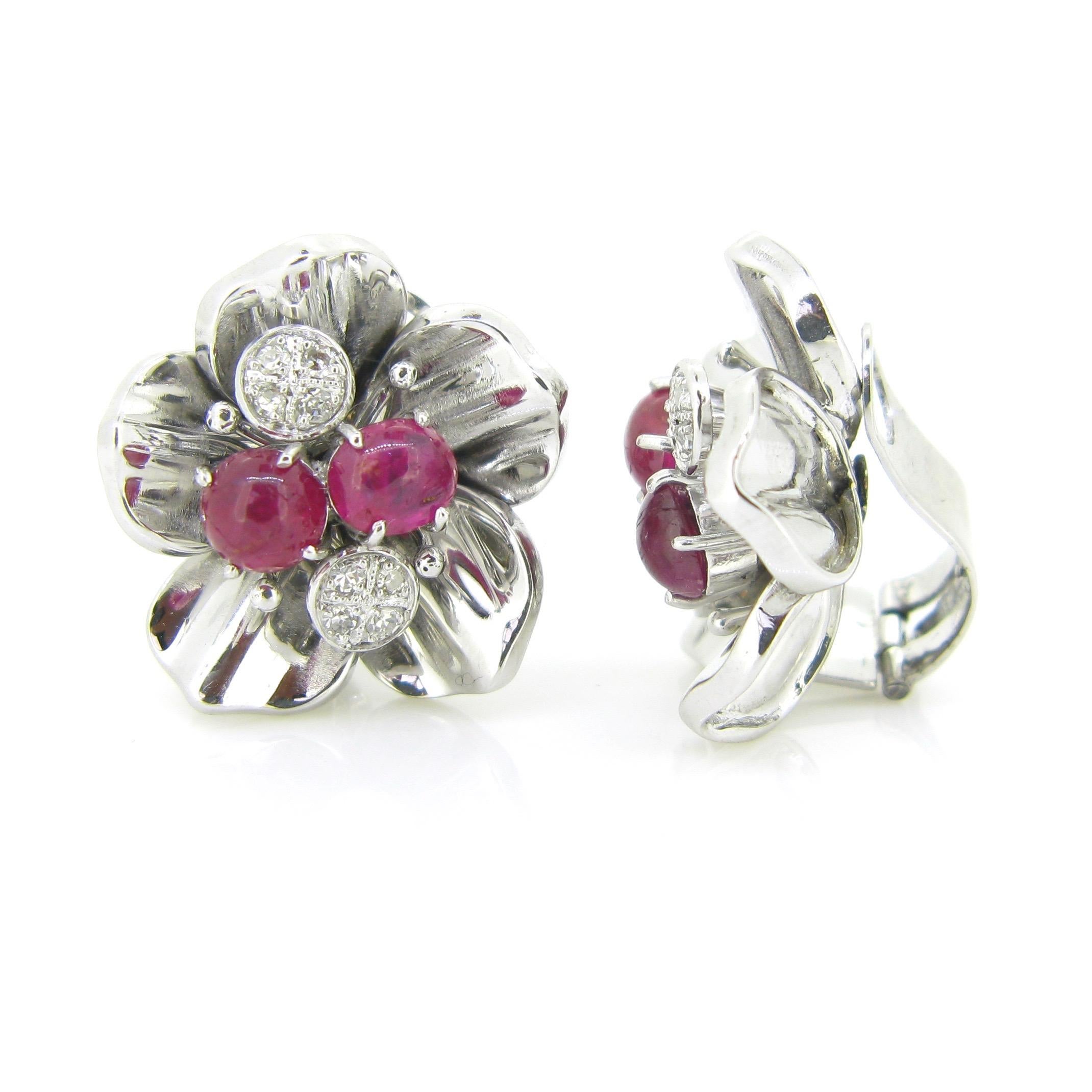 Retro Cabochon Rubies and Diamonds White Gold Flowers Earrings Clips In Good Condition In London, GB