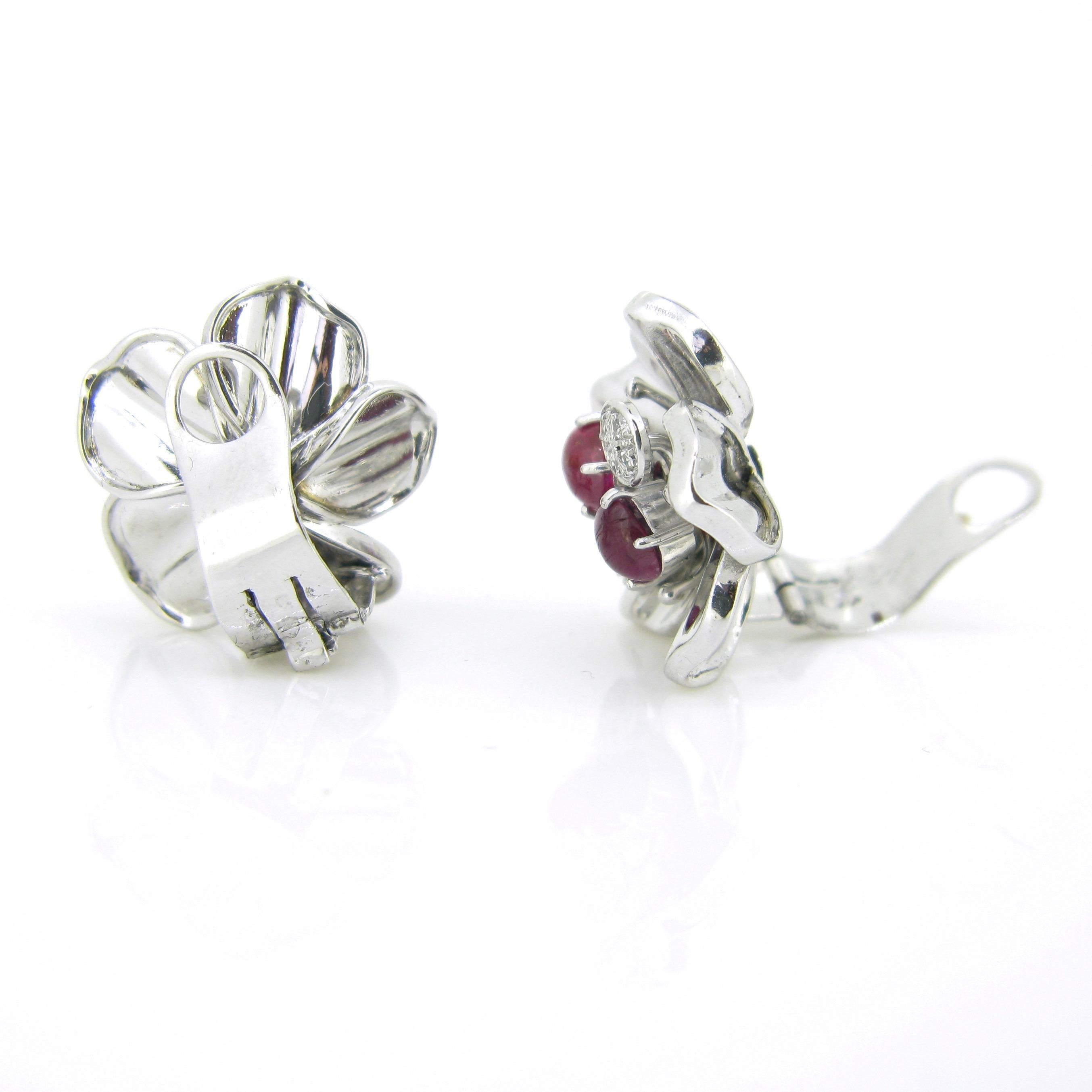 Women's or Men's Retro Cabochon Rubies and Diamonds White Gold Flowers Earrings Clips