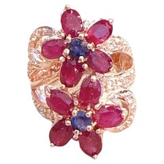 Retro Capri Cluster-Ring aus 18 Karat Gold und Silber mit rotem Rubin und blauem Saphir