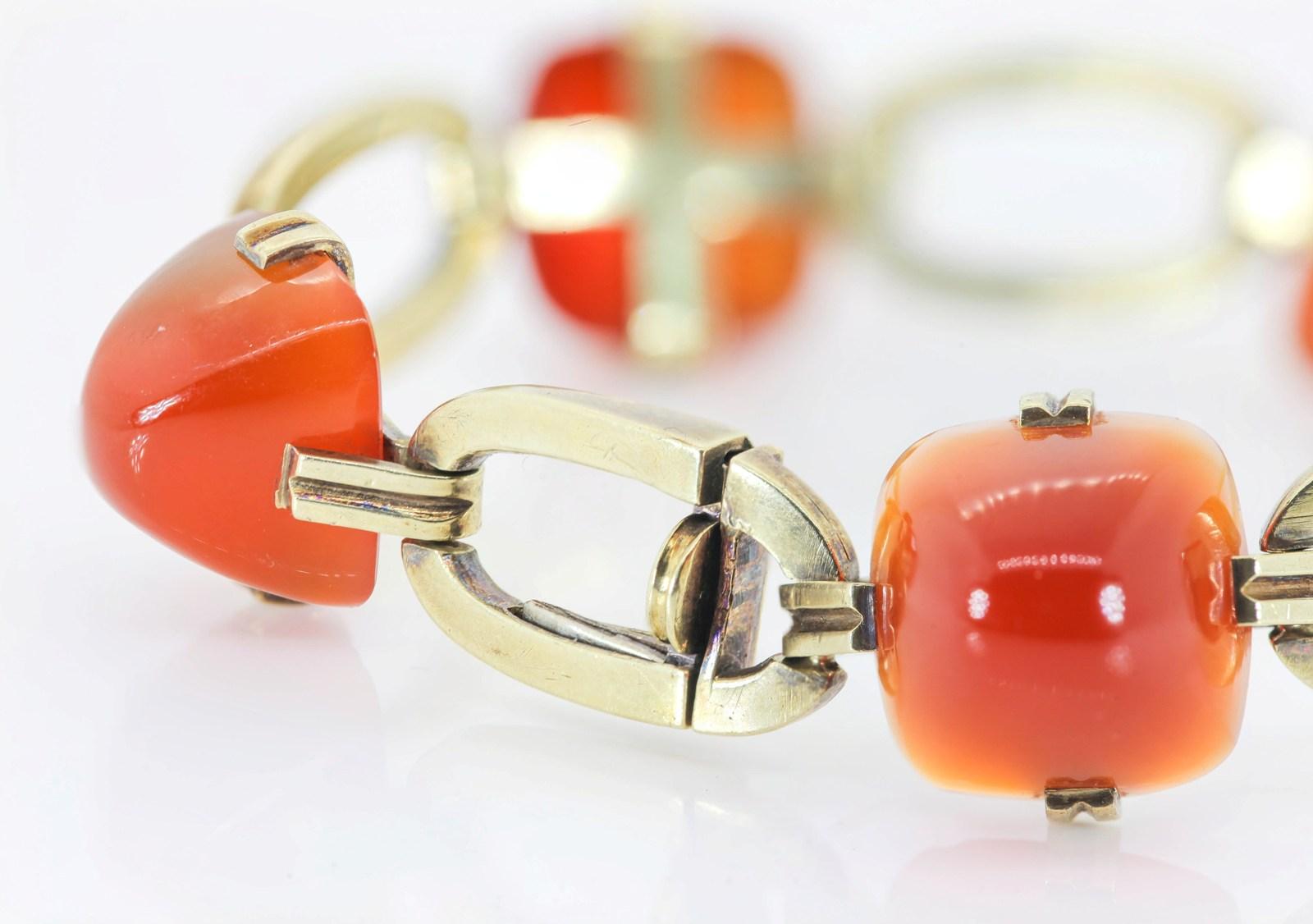 Women's Retro Carnelian and Gold Bracelet For Sale