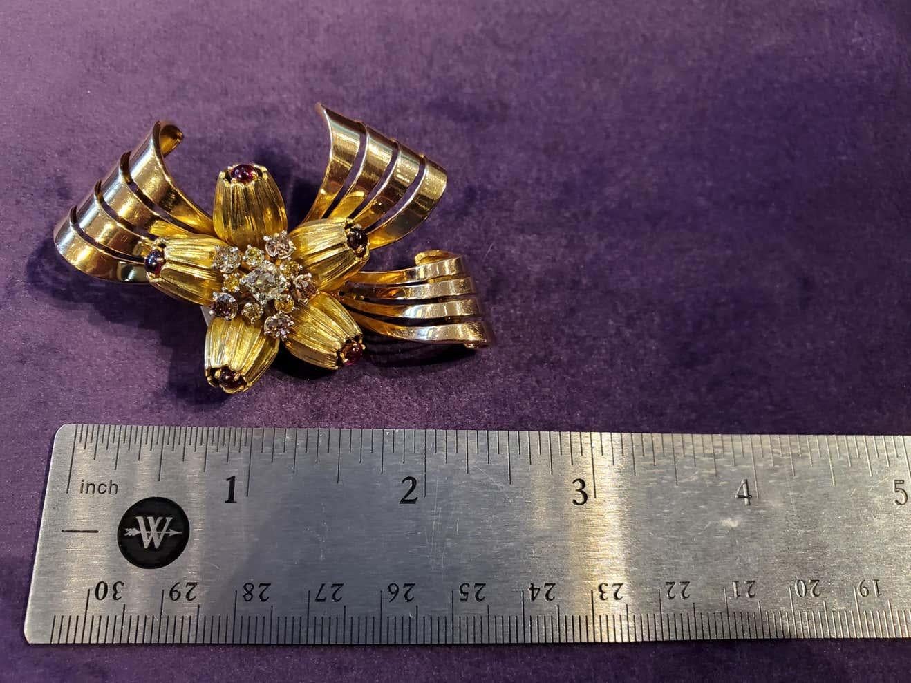 Retro Cartier Brooch In Excellent Condition In New York, NY