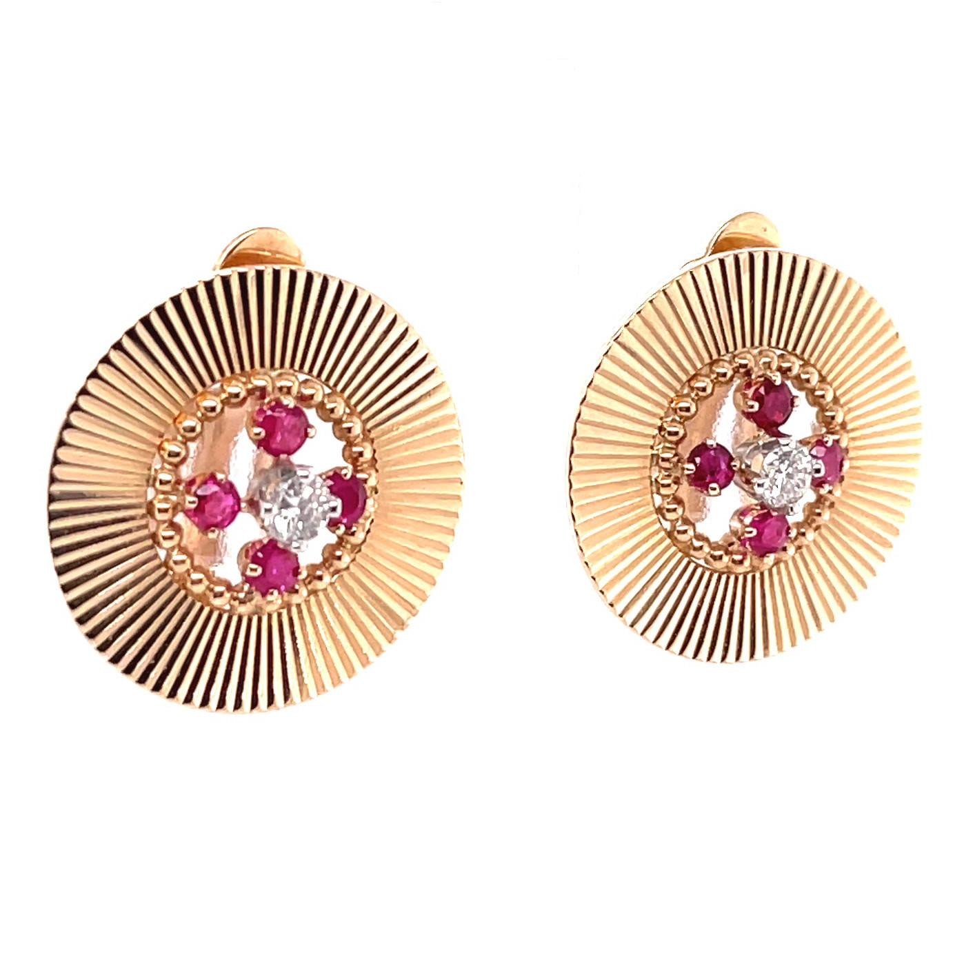 Retro Cartier Diamond Ruby 14 Karat Gold Disk Clip Earring In Excellent Condition In Beverly Hills, CA