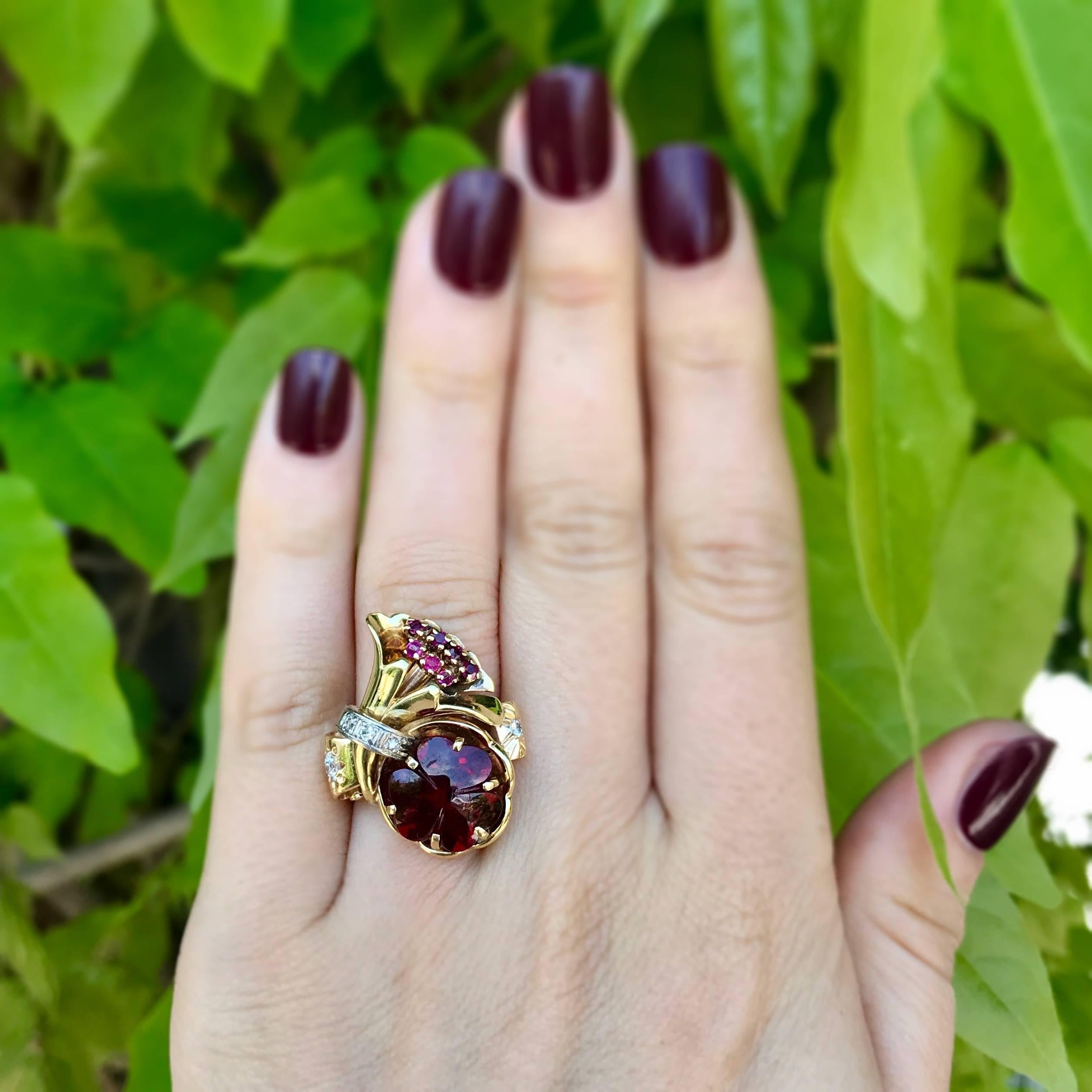Retro Carved Garnet, Diamond and Ruby 14 Karat Gold Ring For Sale 2