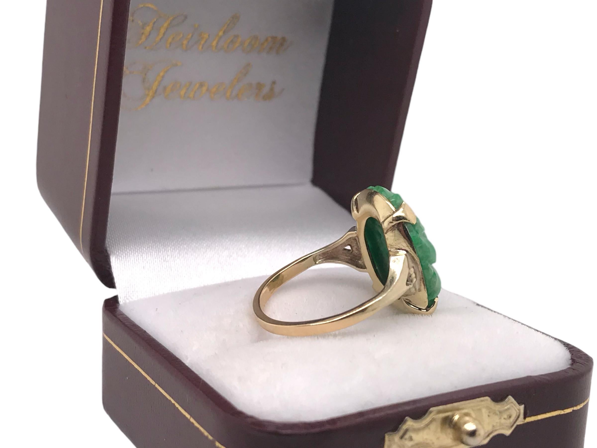 Retro Carved Jade Ring 10K Yellow Gold For Sale 5