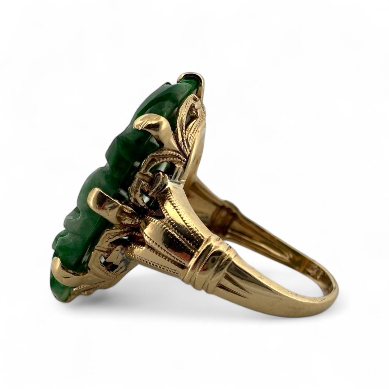 Anello di giada intagliata retrò in oro giallo 14K in vendita 2