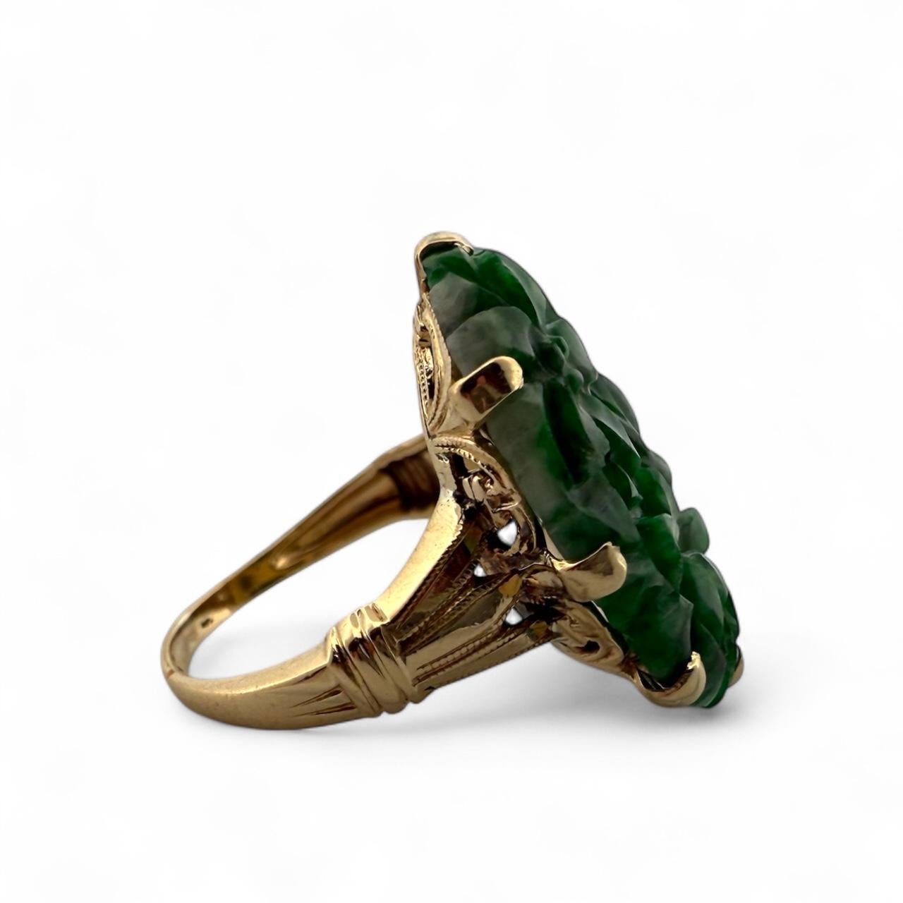 Anello di giada intagliata retrò in oro giallo 14K in vendita 3