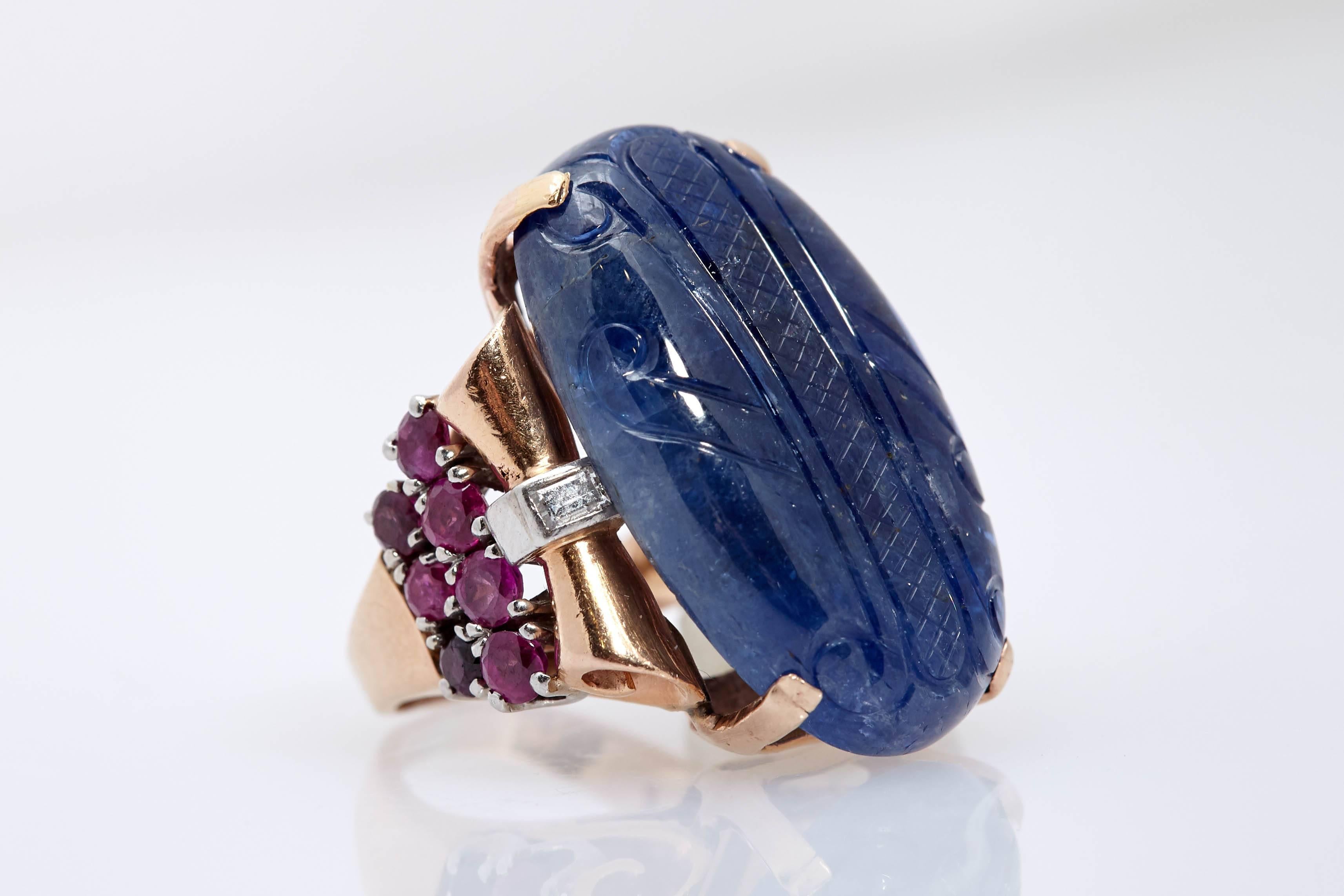 Retro Carved Sapphire Ruby Diamond Ring In Excellent Condition In New York, NY