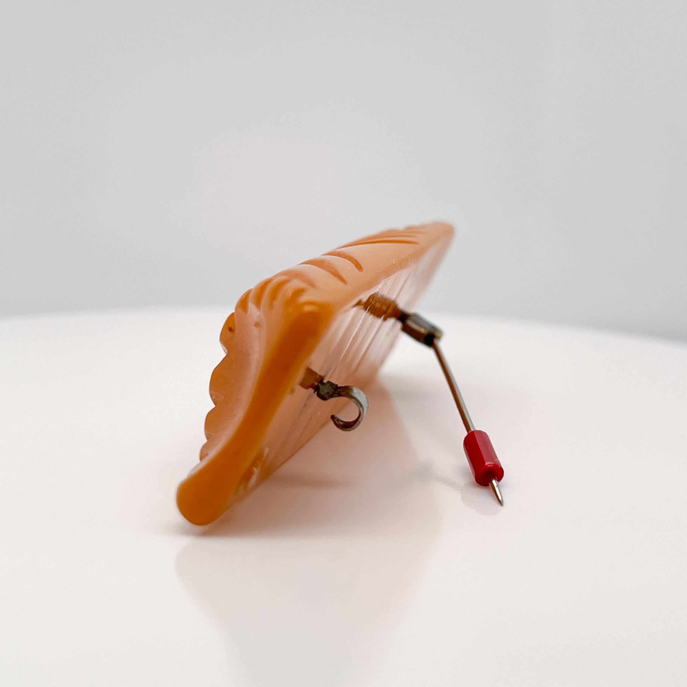 Retro Carved Yellow Bakelite Brooch or Pin For Sale 6