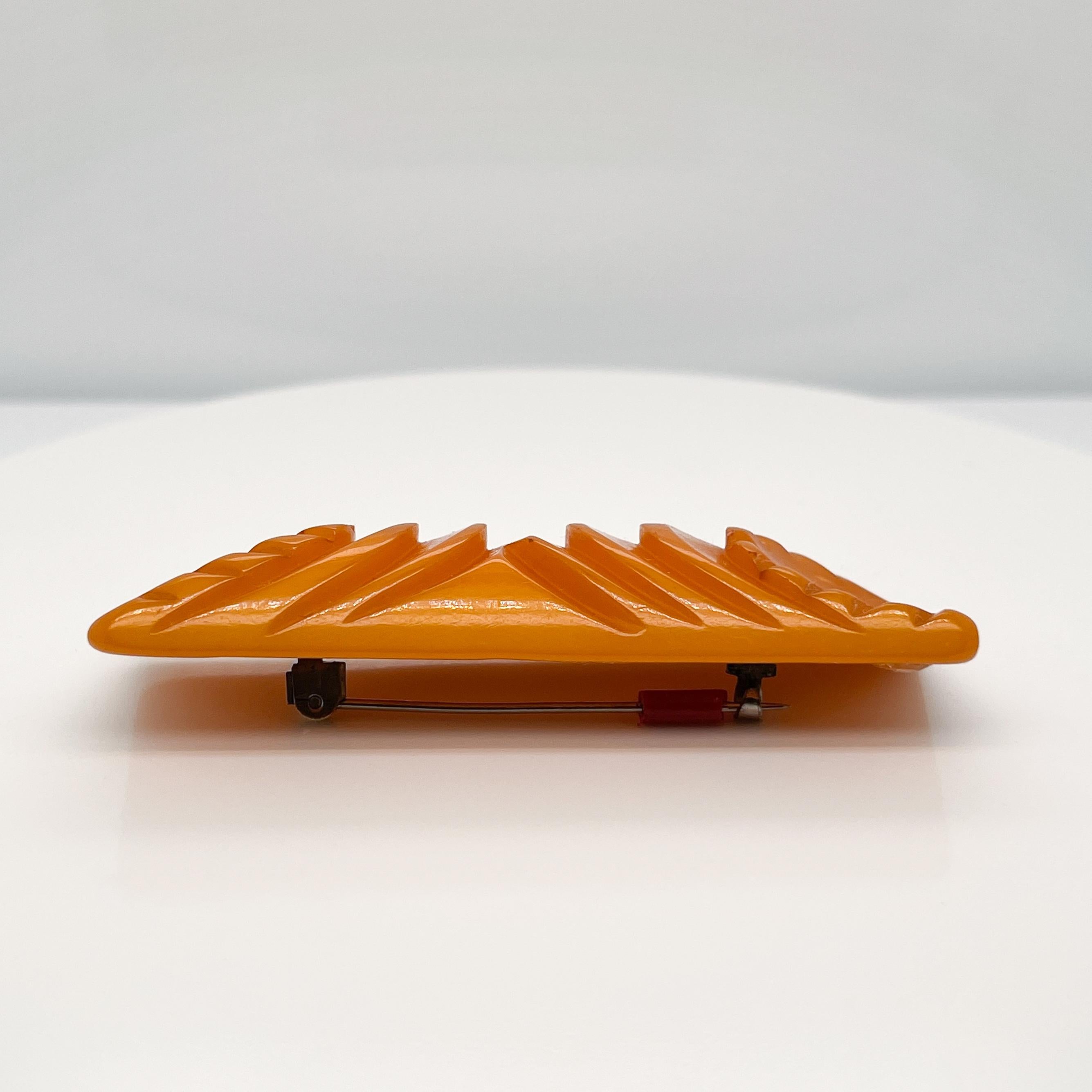 Retro Carved Yellow Bakelite Brooch or Pin For Sale 1