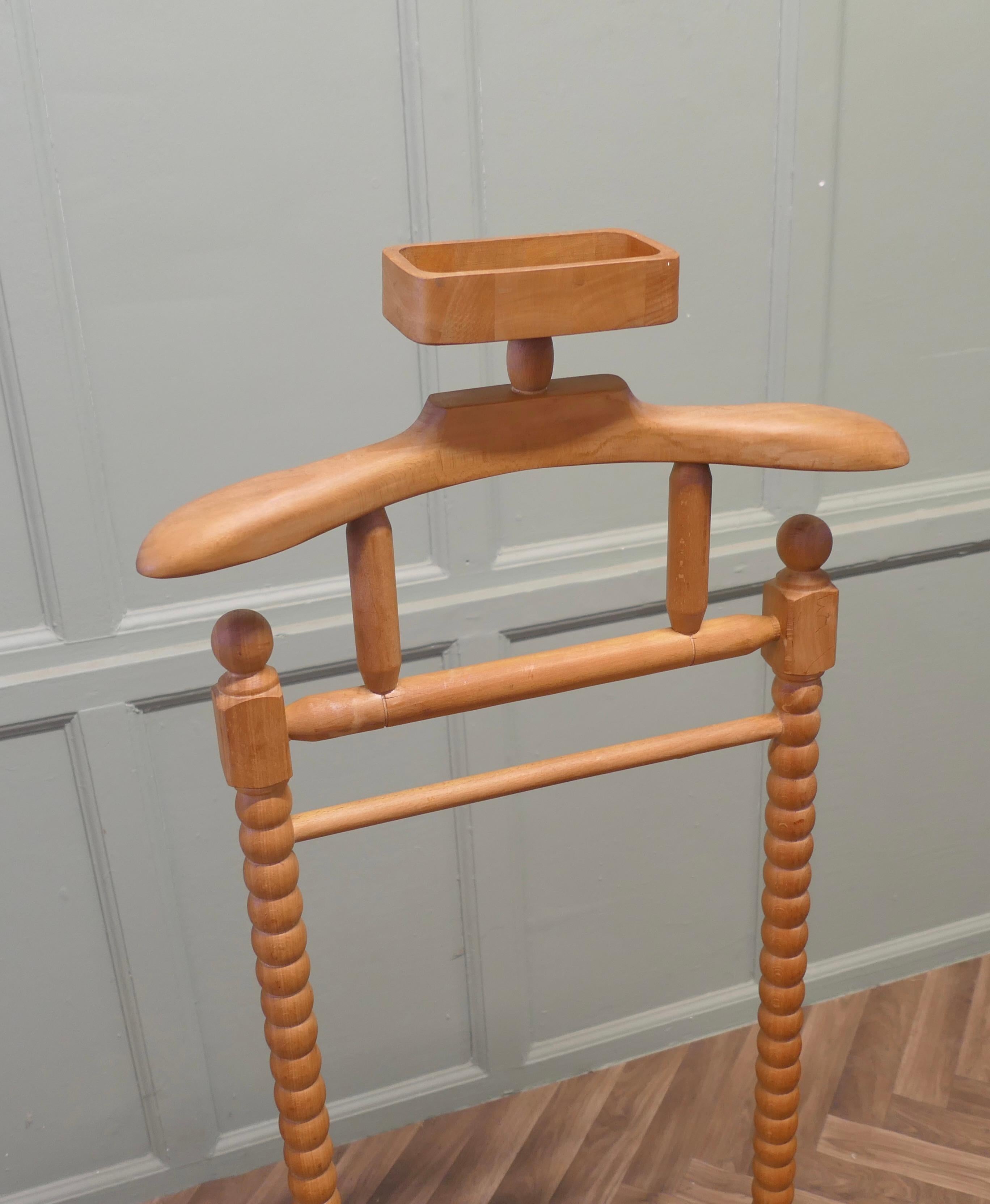 Retro Chic Gentleman’s Suit Hanger or Dumb Valet   A very useful piece In Good Condition For Sale In Godshill, Isle of Wight