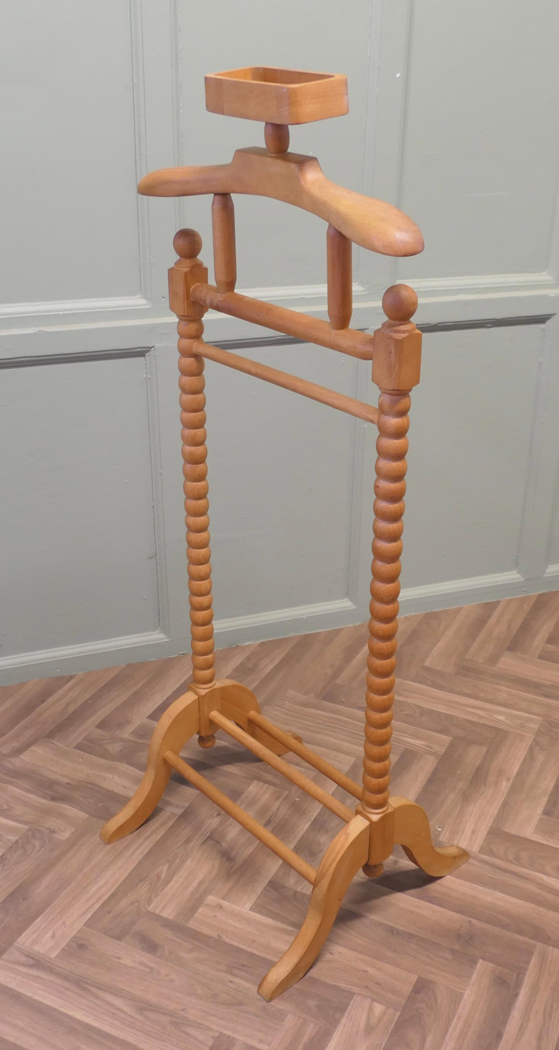 Beech Retro Chic Gentleman’s Suit Hanger or Dumb Valet   A very useful piece For Sale