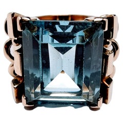 Vintage Retro Circa 1940s Ring Synthetic Spinel Light Blue Gold 18 Karat