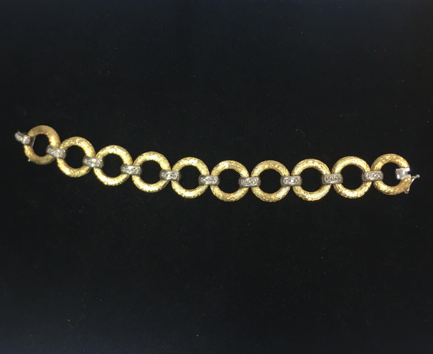 Women's Retro Circle and Diamond Bar Gold Bracelet Estate Fine Jewelry For Sale