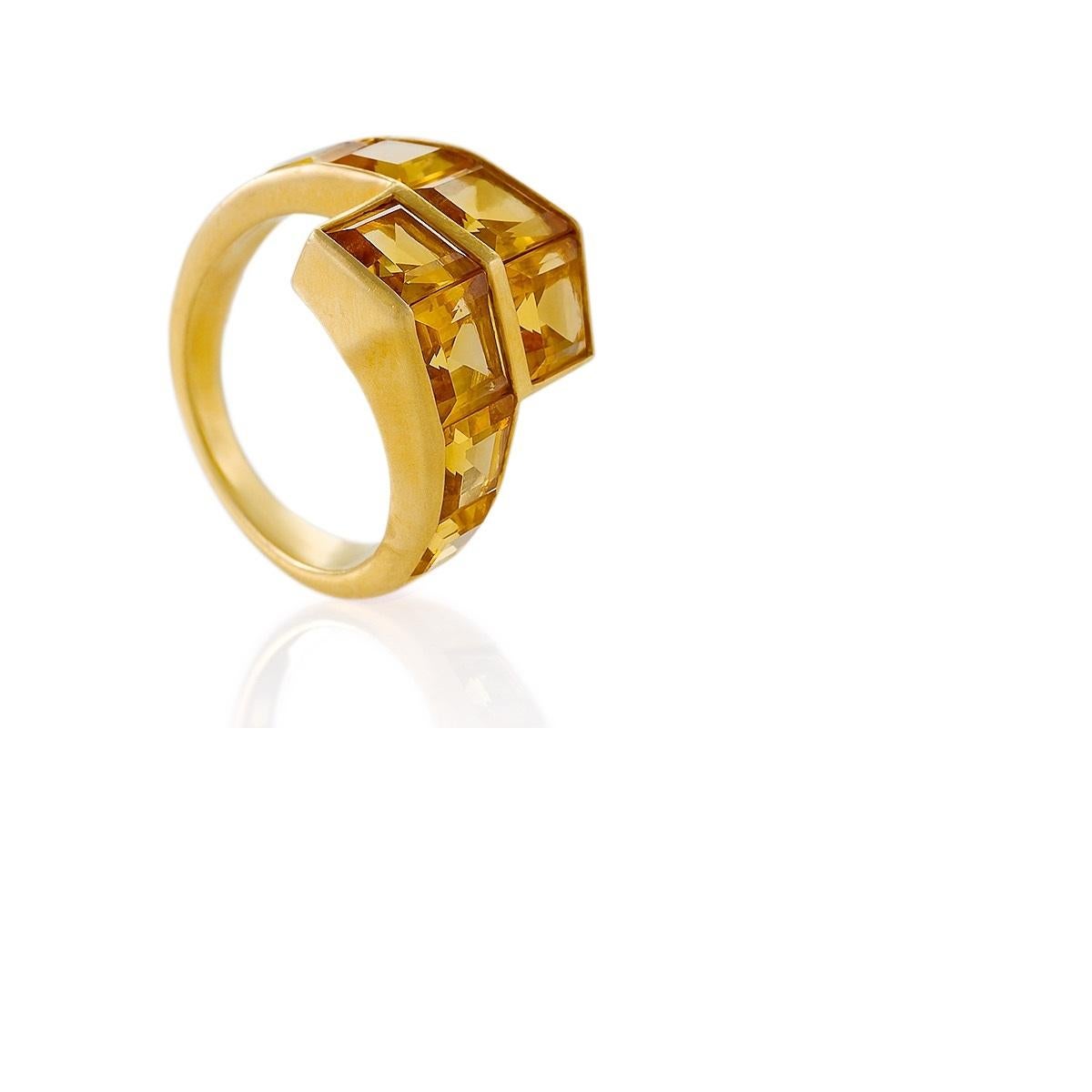 Retro Citrine and Gold Crossover Ring In Excellent Condition In New York, NY