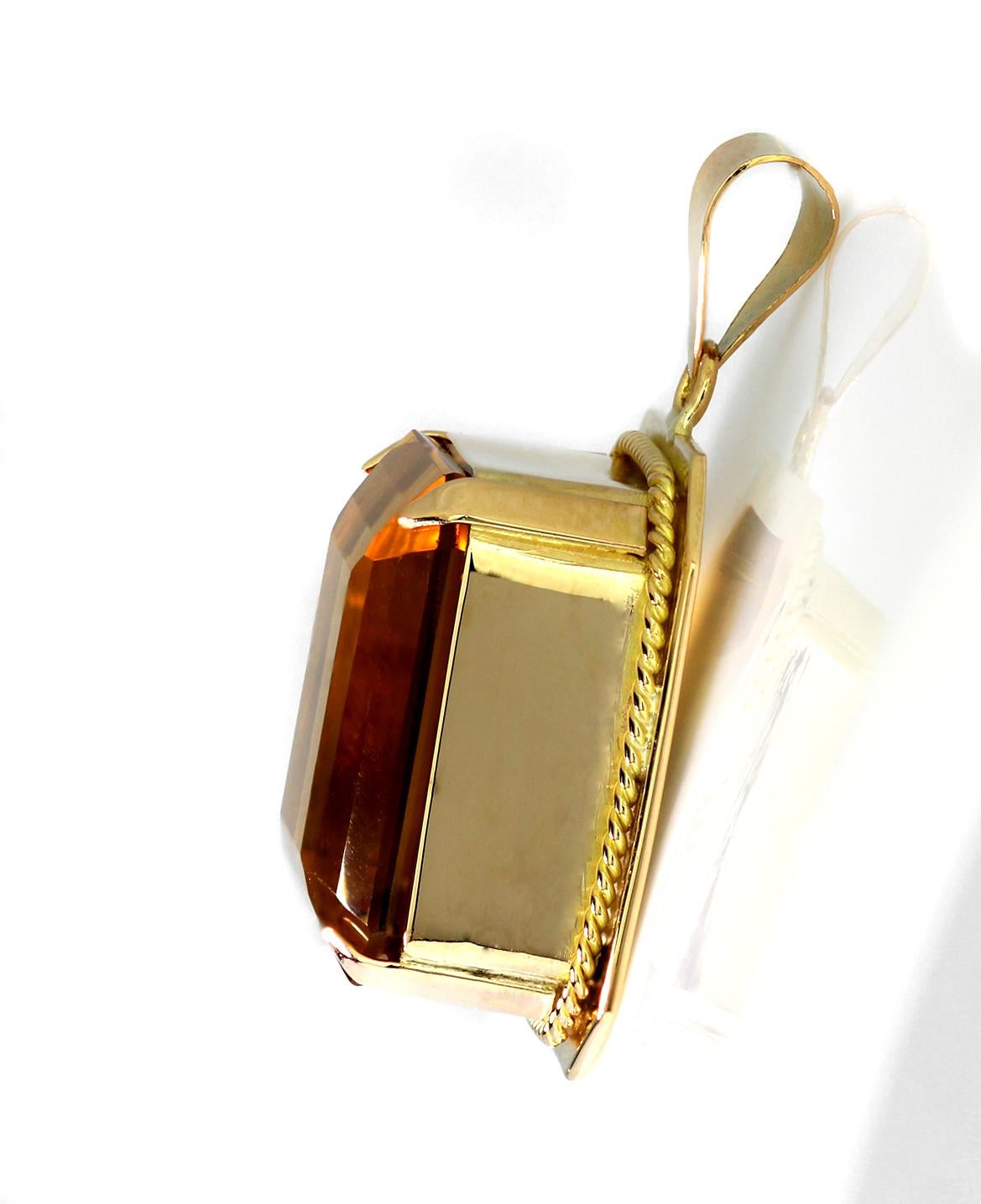 Retro, Citrine 'Yellow Orange Color' Pendant, Rectangular Emerald Cut in 18K In Excellent Condition For Sale In London, GB