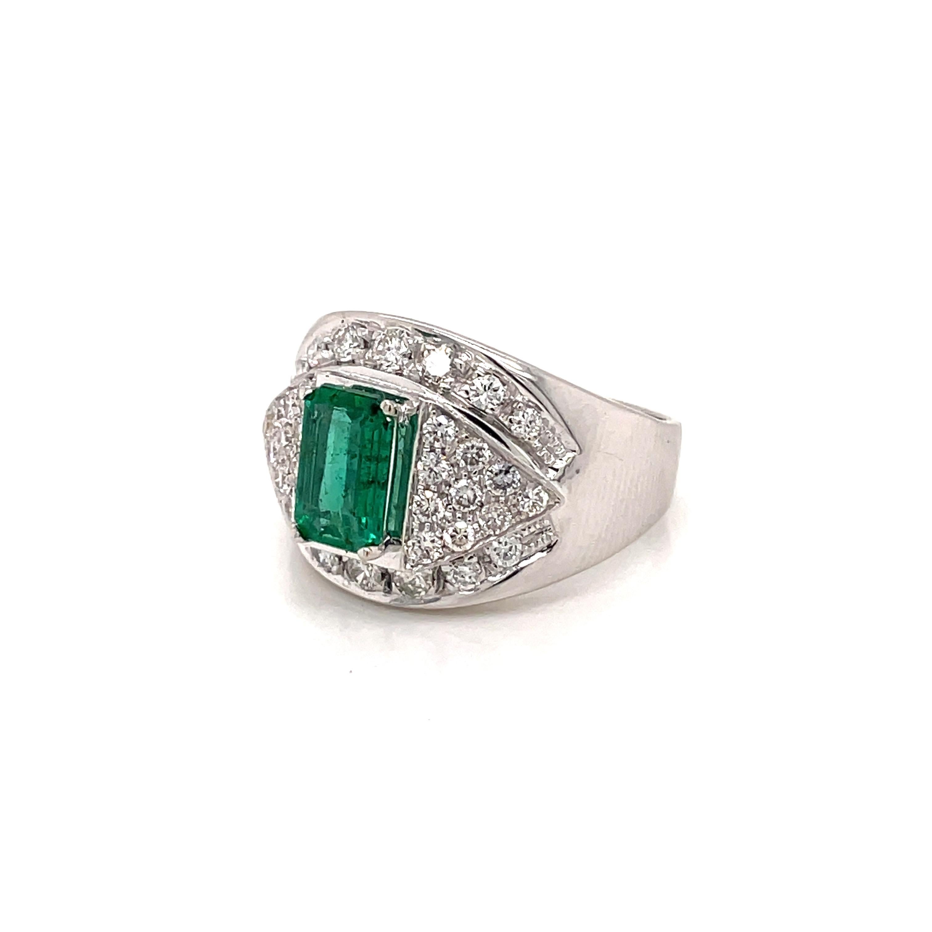 Retro Colombian Emerald Diamond Cocktail Ring For Sale 3