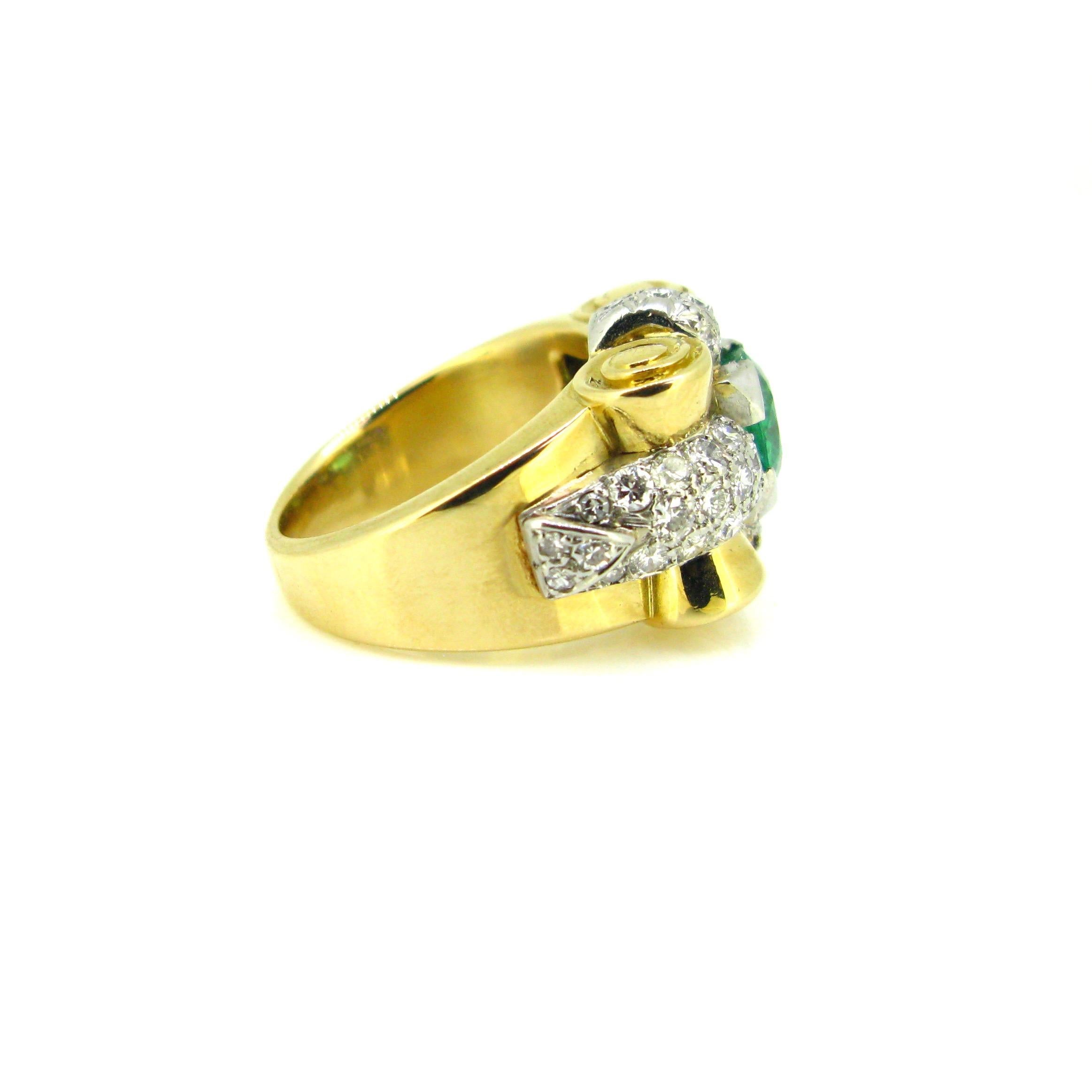 Women's or Men's Retro Colombian Emerald Diamonds Yellow Gold Platinum Cocktail Ring