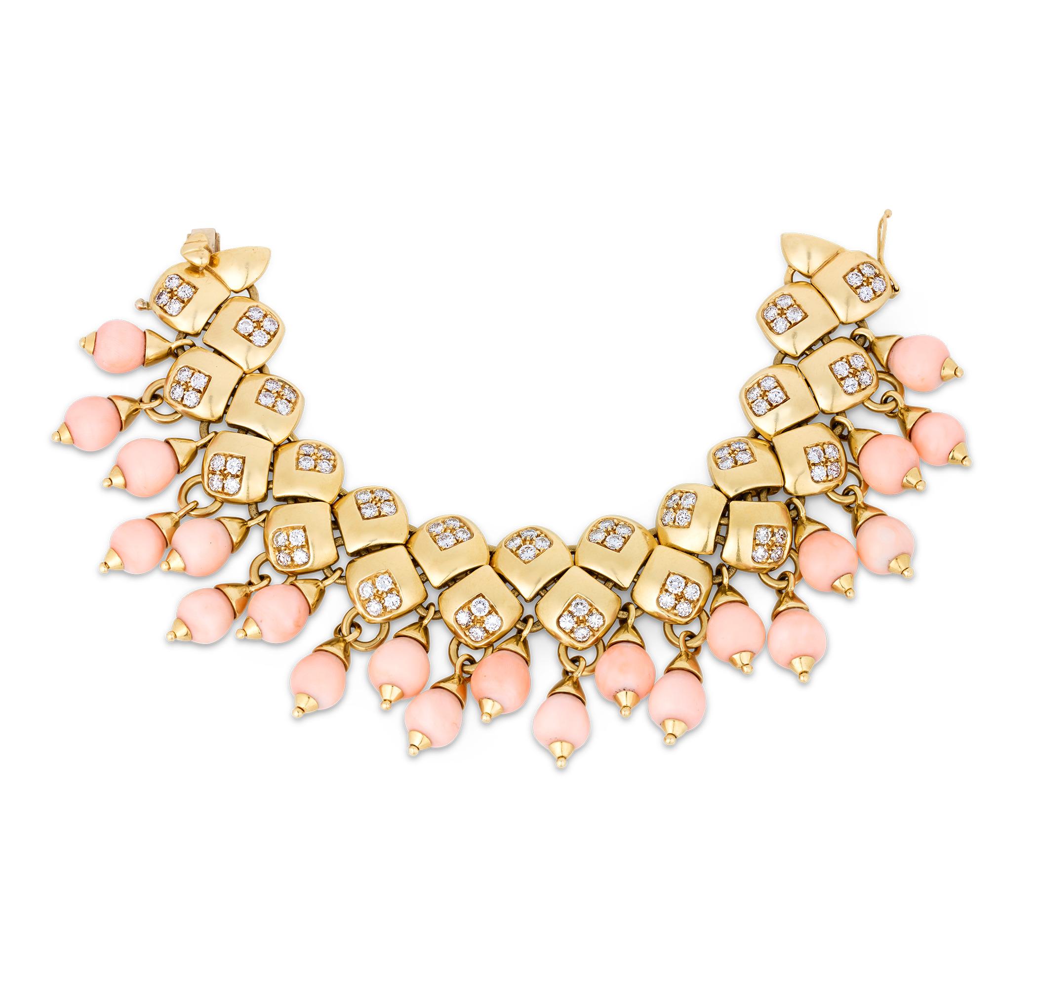 A magnificent example of retro-era jewelry design, this exquisite 18K yellow gold bracelet showcases a striking combination of brilliance and texture. The structured, cushion-shaped links are each adorned with clusters of 92 round brilliant cut