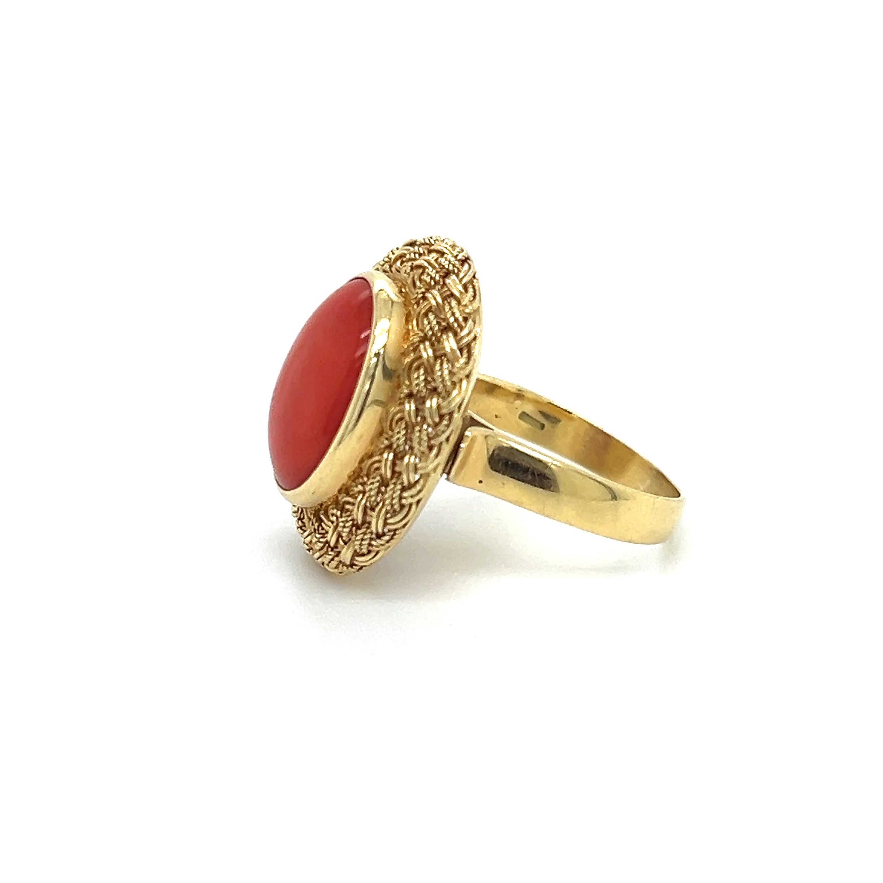 Cabochon Retro Coral Gemstone 18k Yellow Gold Cocktail Ring For Sale