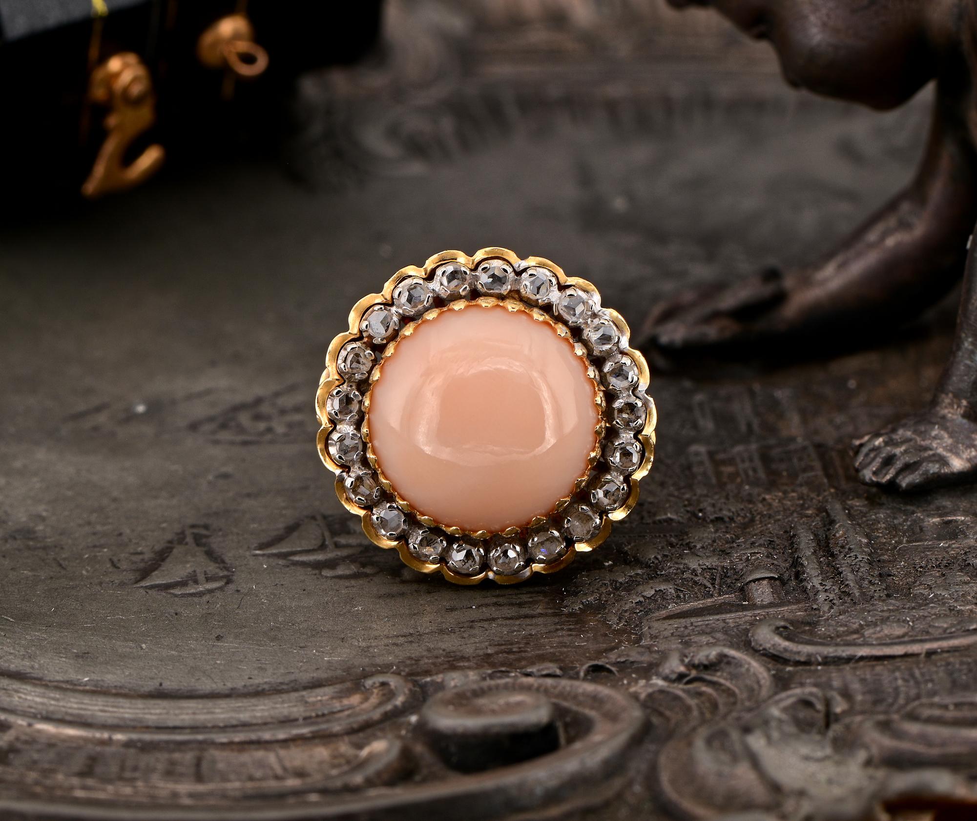 This outstanding vintage ring is 1940 ca, Italian origin
Totally hand crafted of solid 18 KT bi-color gold, bears Italian assay mark and maker number of the period
It prizes fine workmanship, over-cared in every side- with back caged work and heart