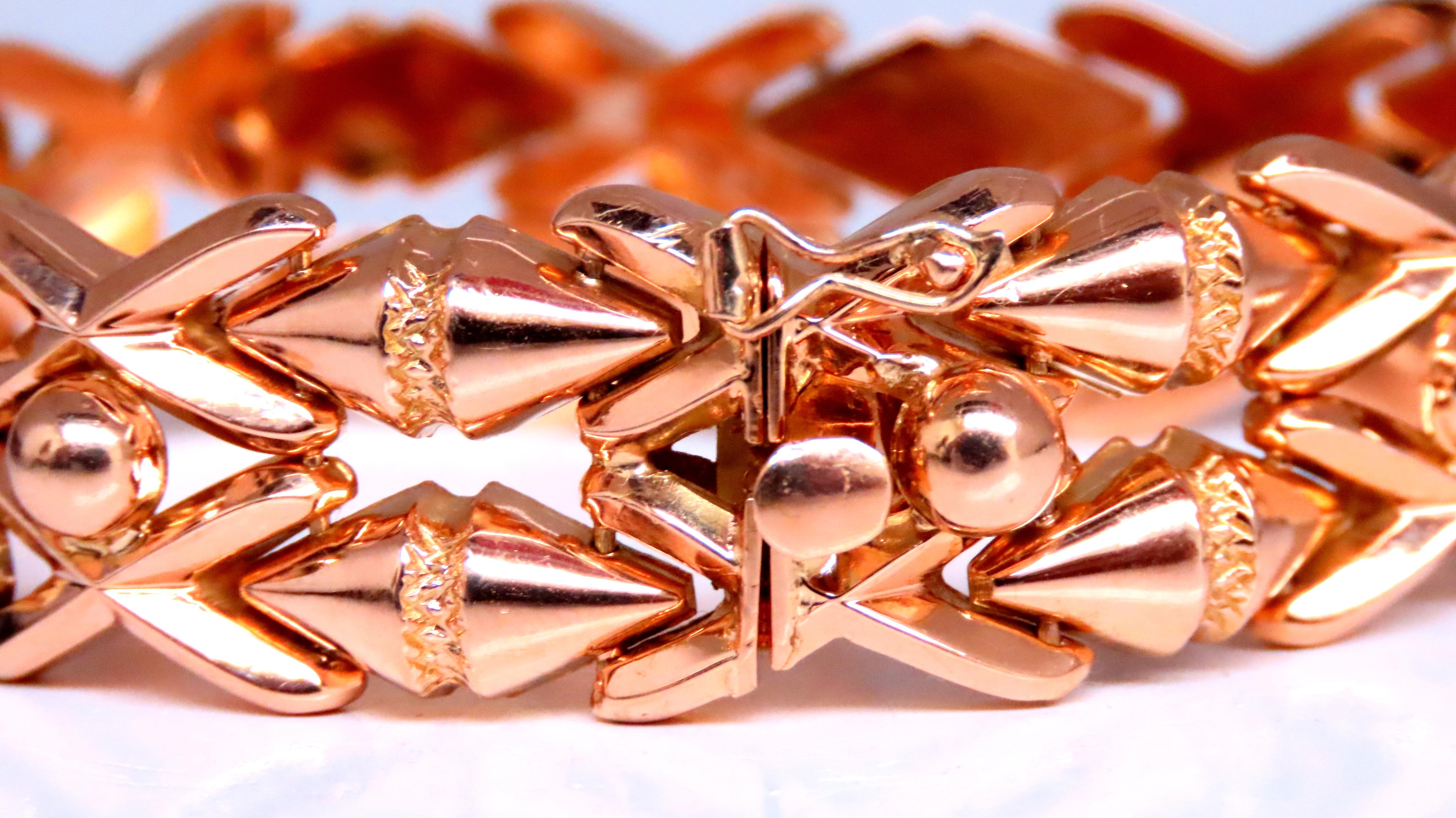 Retro Cosmopolitan Wide Cuff Bracelet 18kt Gold 12451 In New Condition For Sale In New York, NY