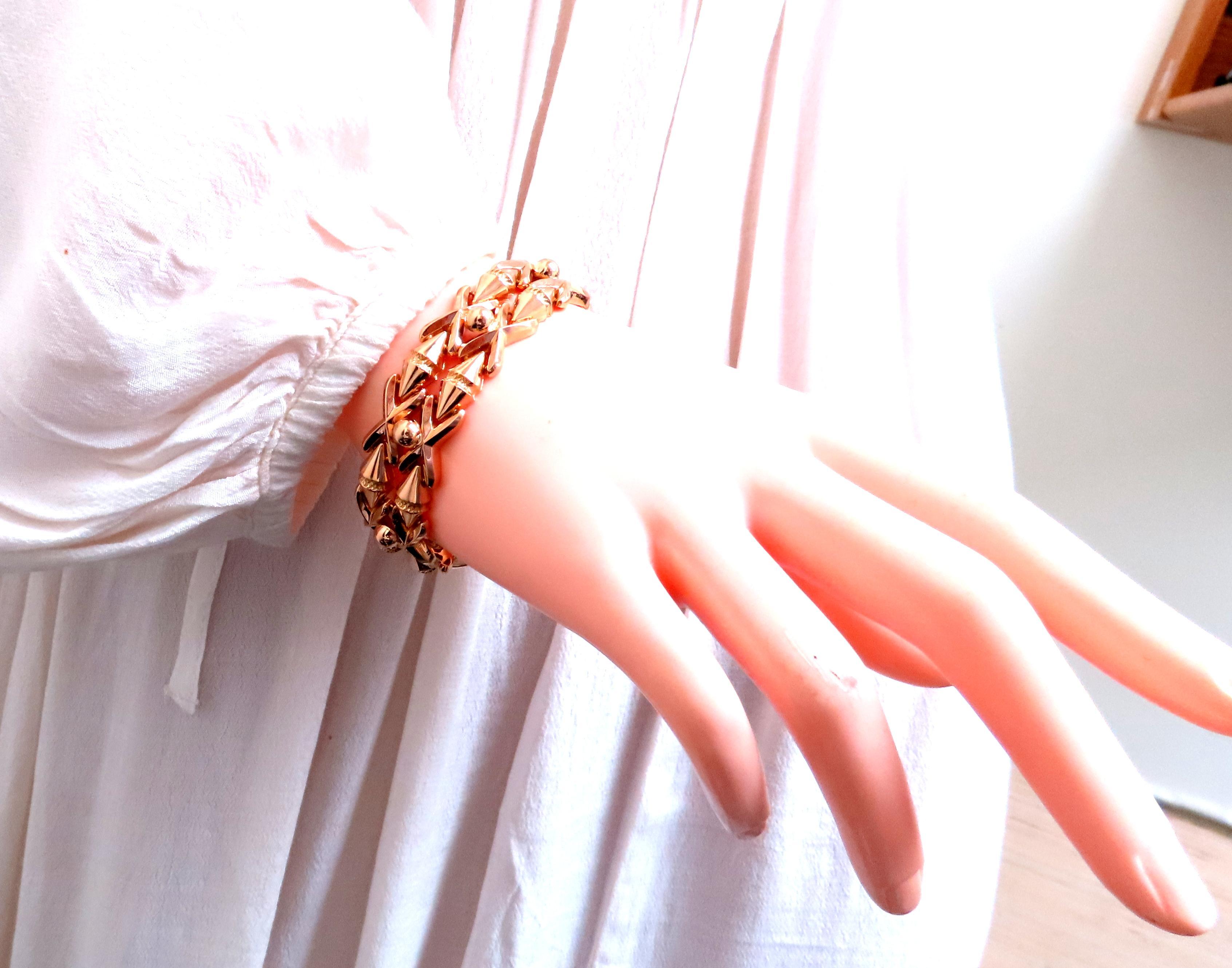 Women's Retro Cosmopolitan Wide Cuff Bracelet 18kt Gold 12451 For Sale