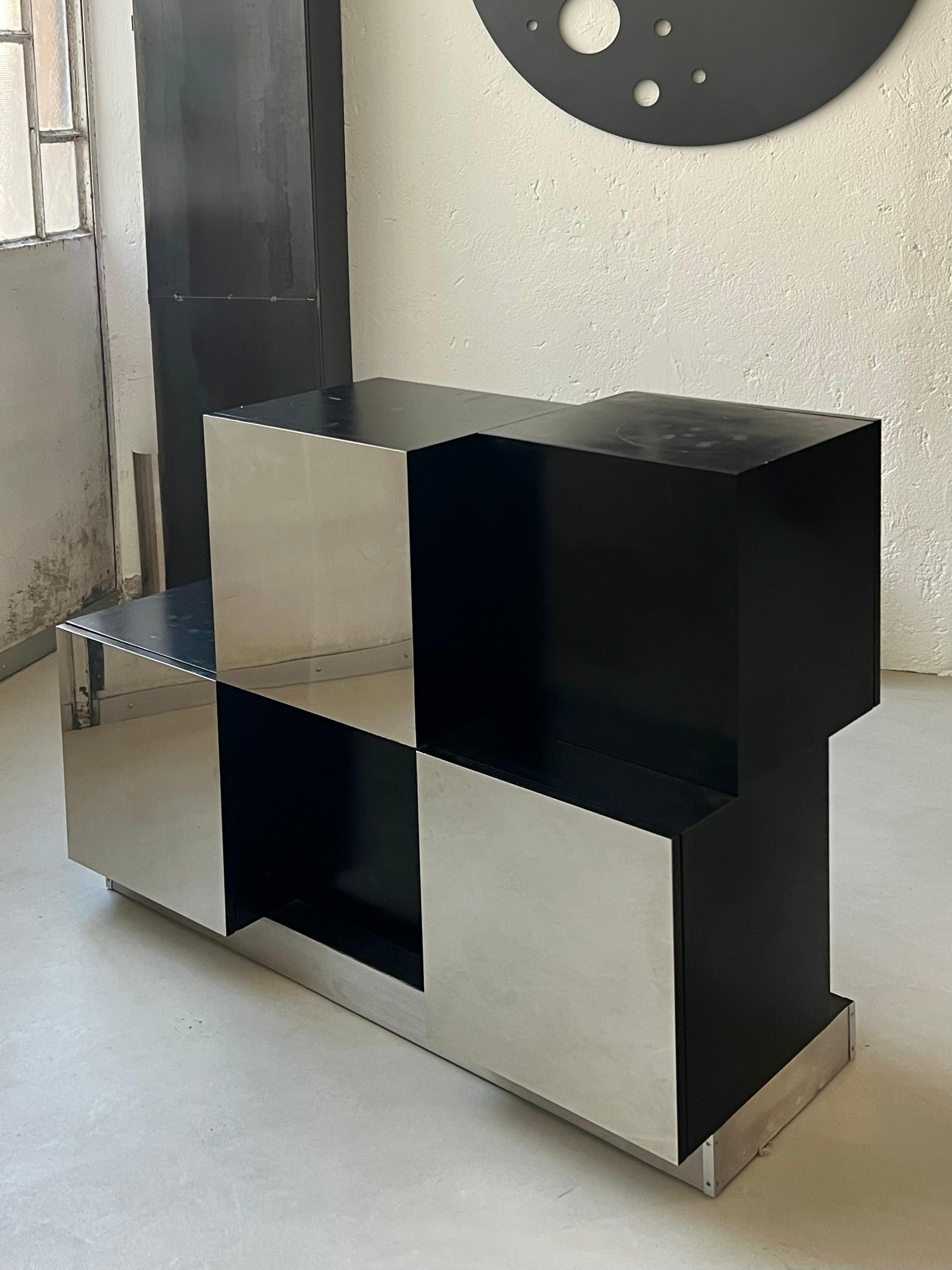 Modern Retro cubes 1970's black and steel bar and storage cabinet by Roberto Monsani For Sale