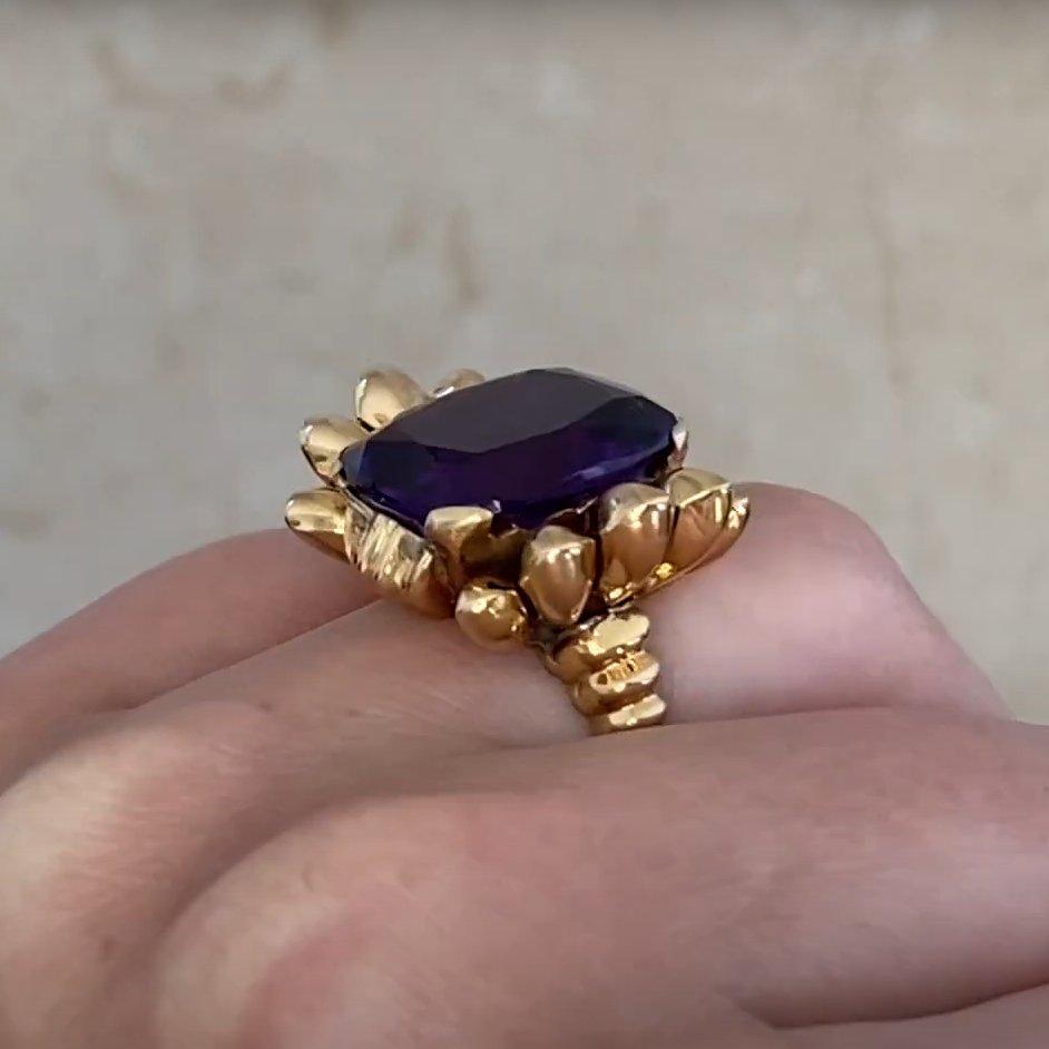 Retro Cushion Cut Amethyst (Approx 8.47-Carats) 18k Rose Gold Ring, Circa 1940 For Sale 2