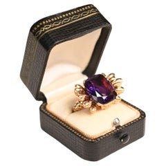 Retro Cushion Cut Amethyst (ca. 8,47 Karat) 18k Rose Gold Ring, CIRCA 1940