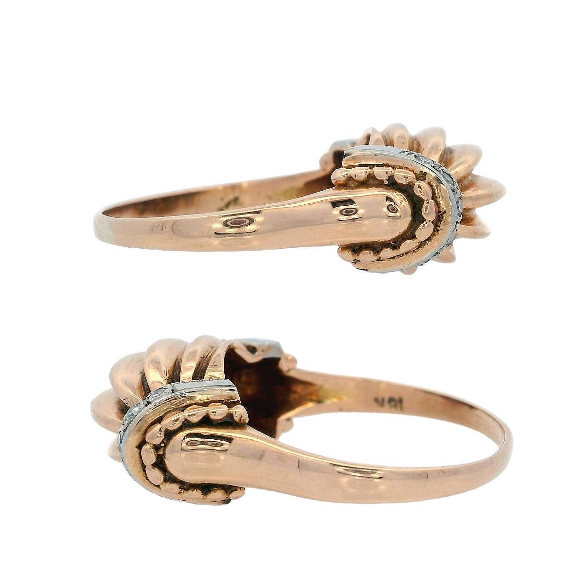 Women's or Men's Retro Deco 1935 fluted Ring in 18kt Gold and Platinum with Diamonds For Sale