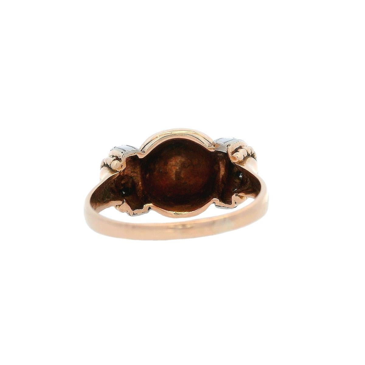 Retro Deco 1935 fluted Ring in 18kt Gold and Platinum with Diamonds For Sale 2
