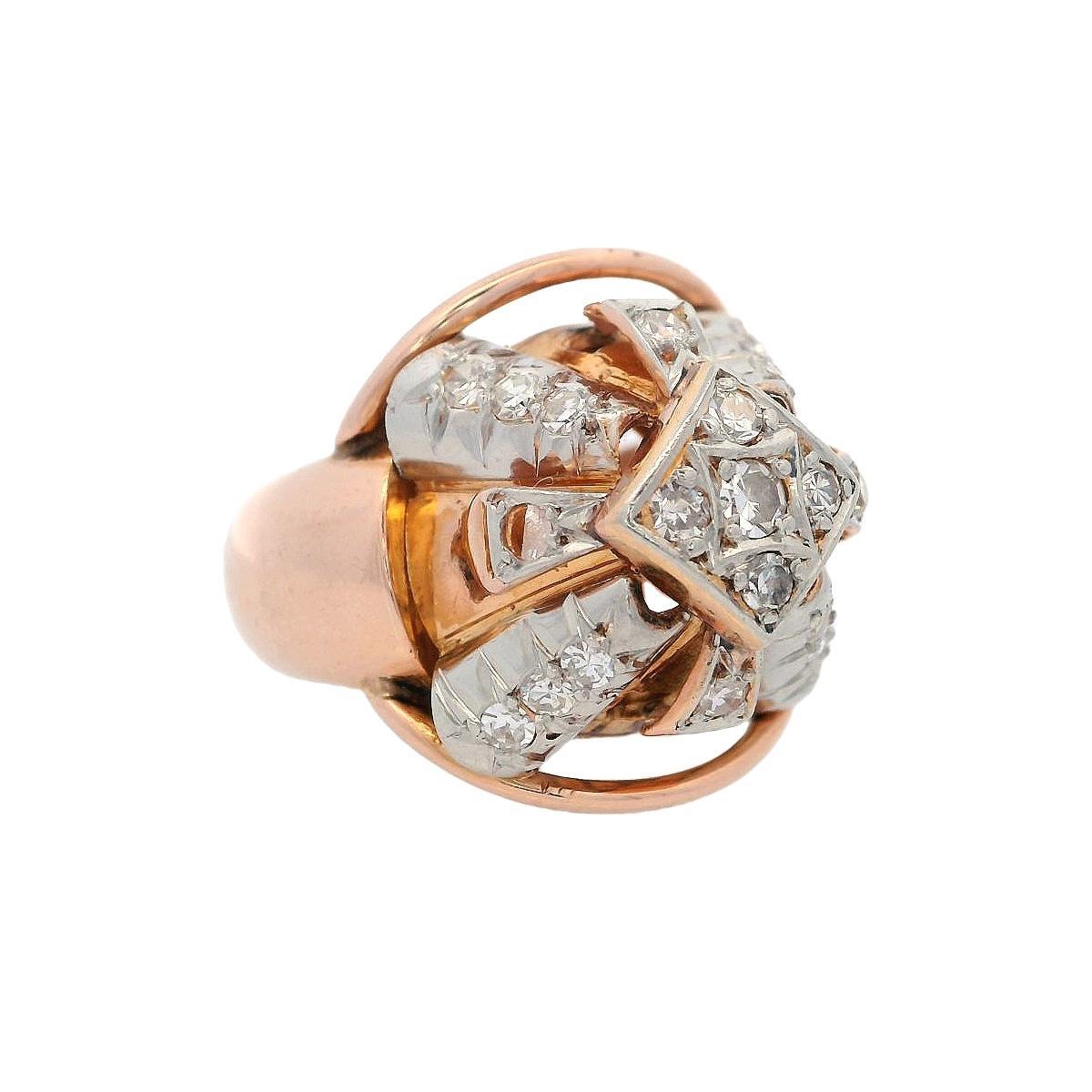 Anello a piramide in oro 18kt Retro Deco 1940 con diamanti in vendita 1