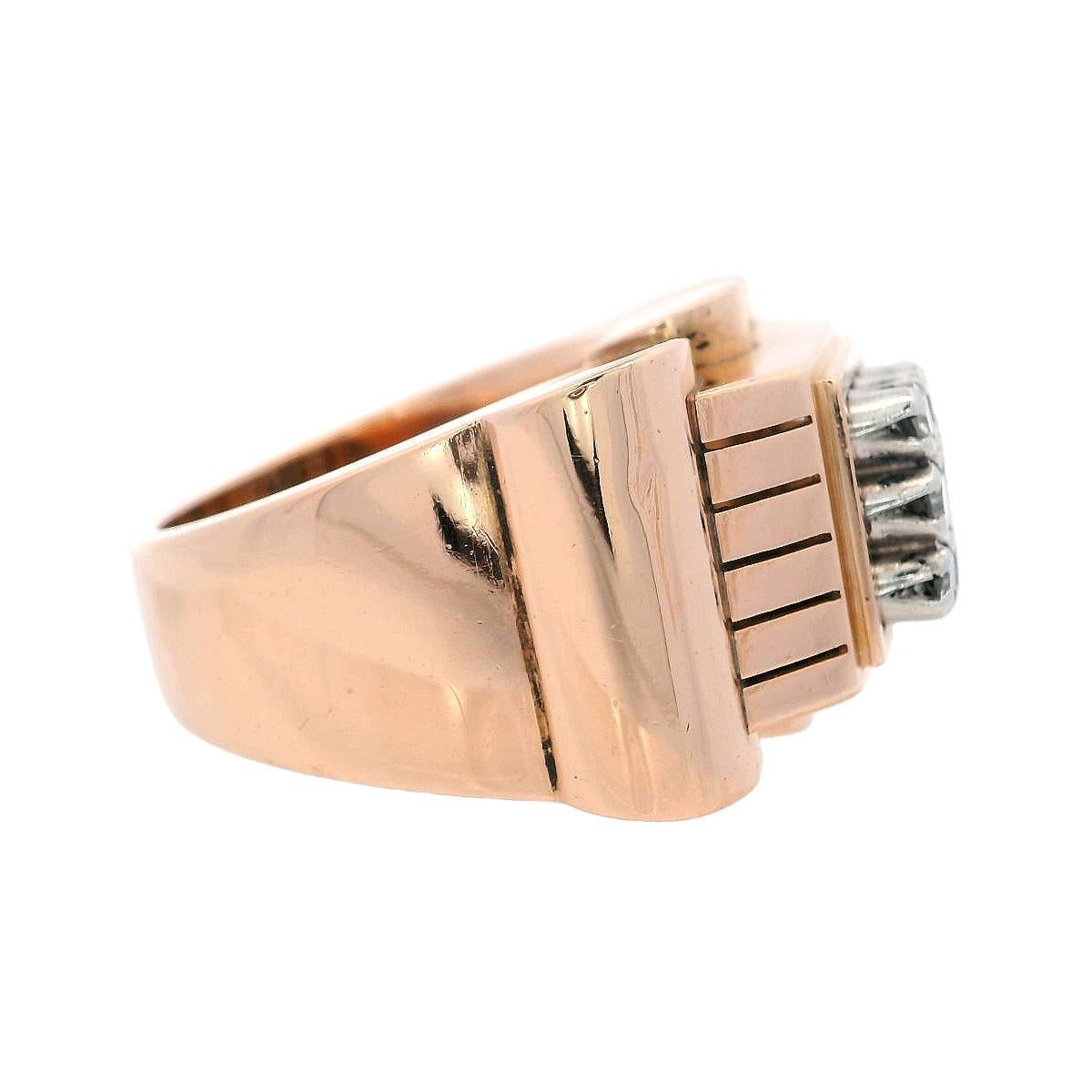 Retro Deco 1940 18kt yellow Gold Chevalier Ring with Diamonds In Excellent Condition For Sale In Aventura, FL