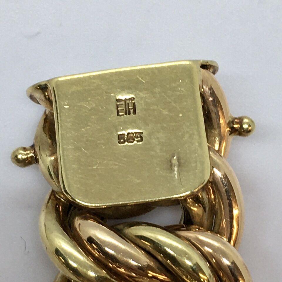 Retro Art DecoThree Color 14K Gold Bracelet 1920-40s Vintage Jewelry 52.7 Gram 7 3/4 Inch


52.7 gram
Hallmarked & 